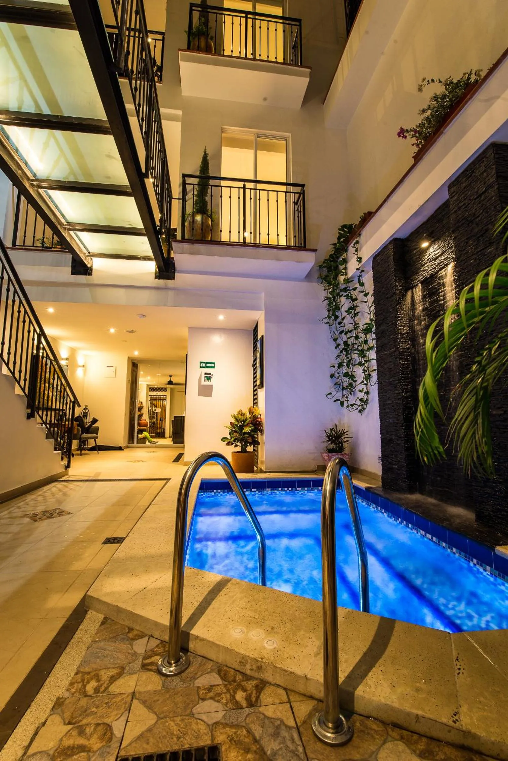 Swimming pool in Hotel Boutique Marbore