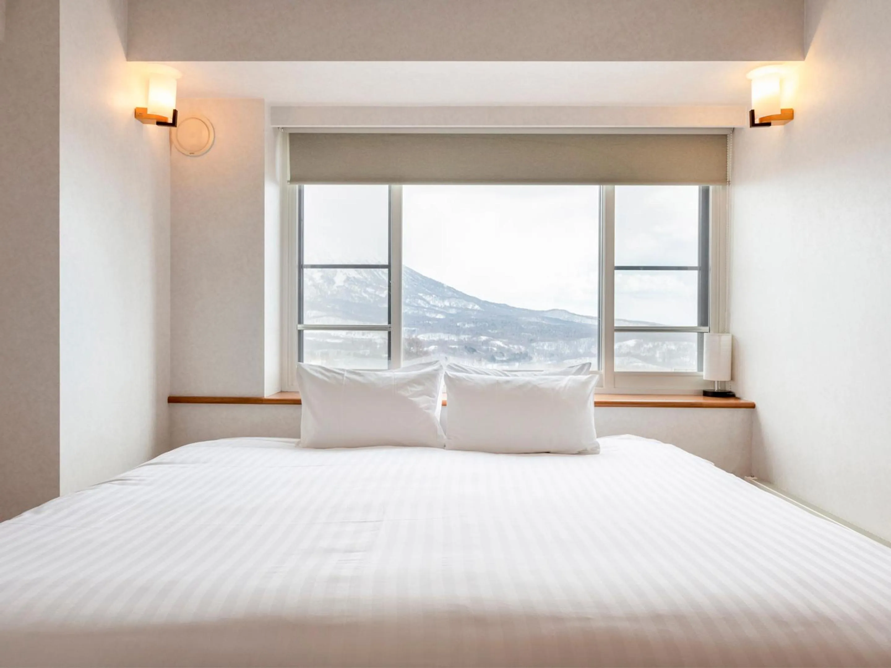 Bed in Mountainside Palace