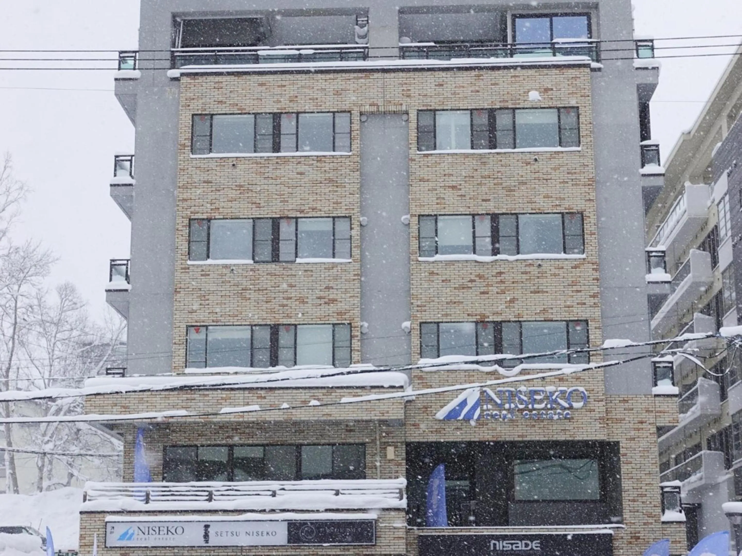 Property building in Mountainside Palace