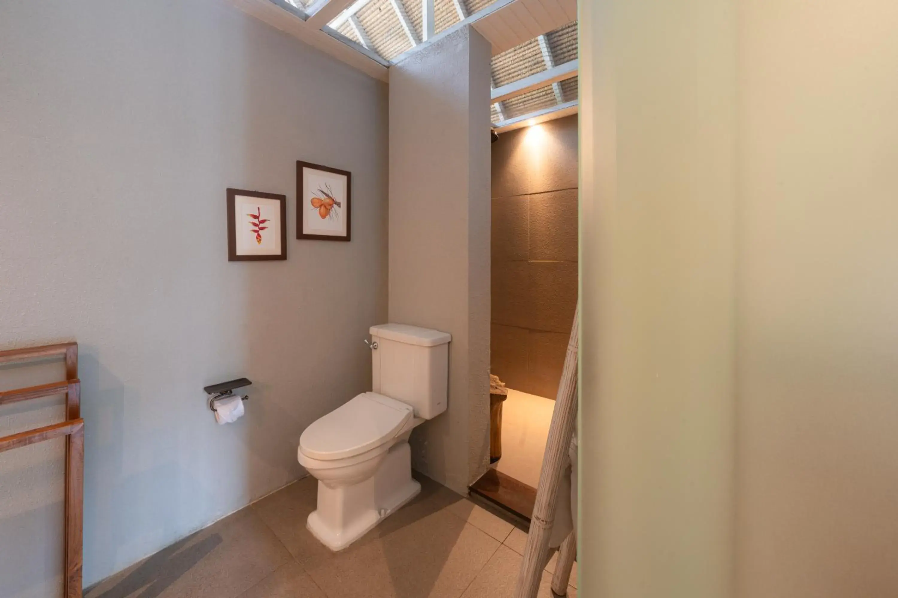 Toilet in Hotel Lumi Gili Trawangan Toilet in Hotel Lumi Gili Trawangan