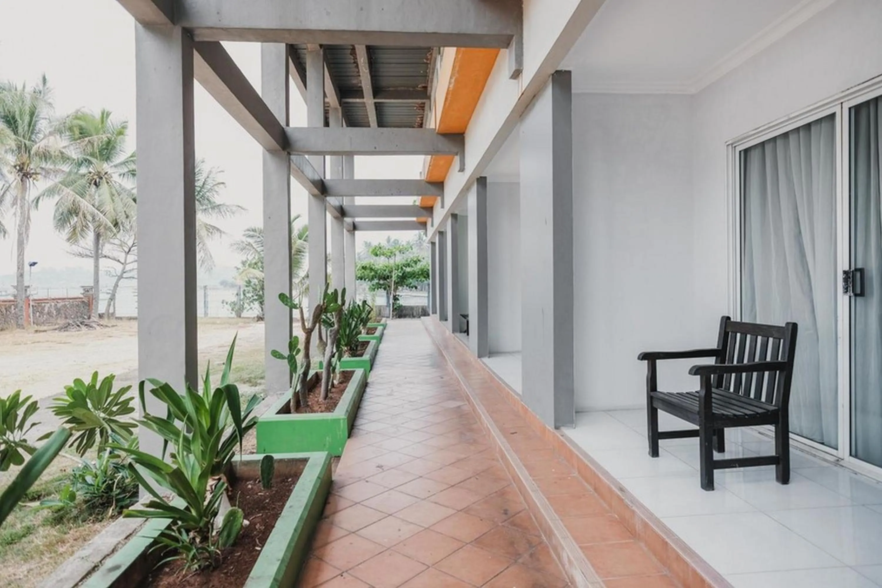 RedDoorz Plus near Pelabuhan Merak