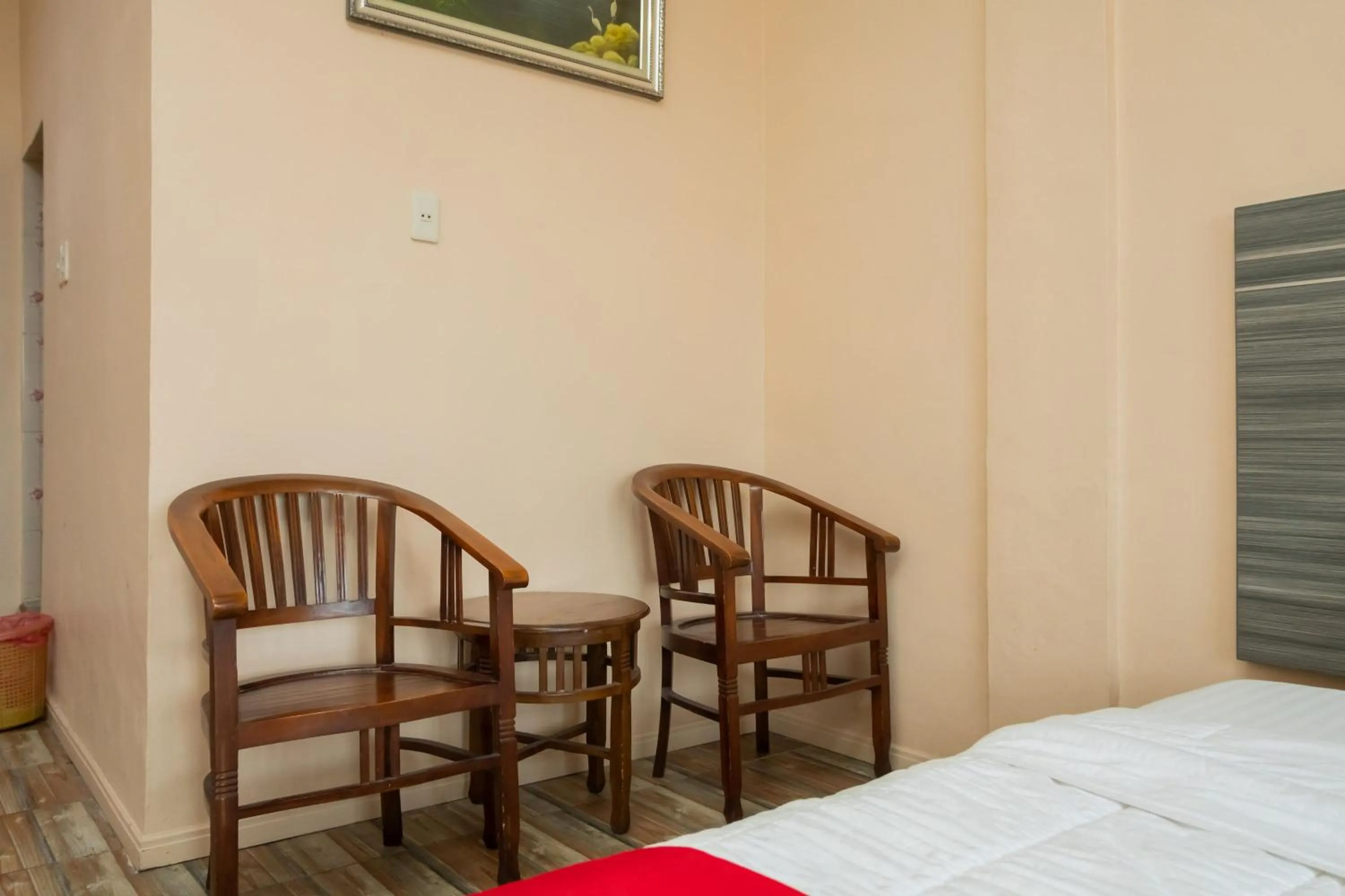 Bedroom, Bed in RedDoorz @ Pematangsiantar