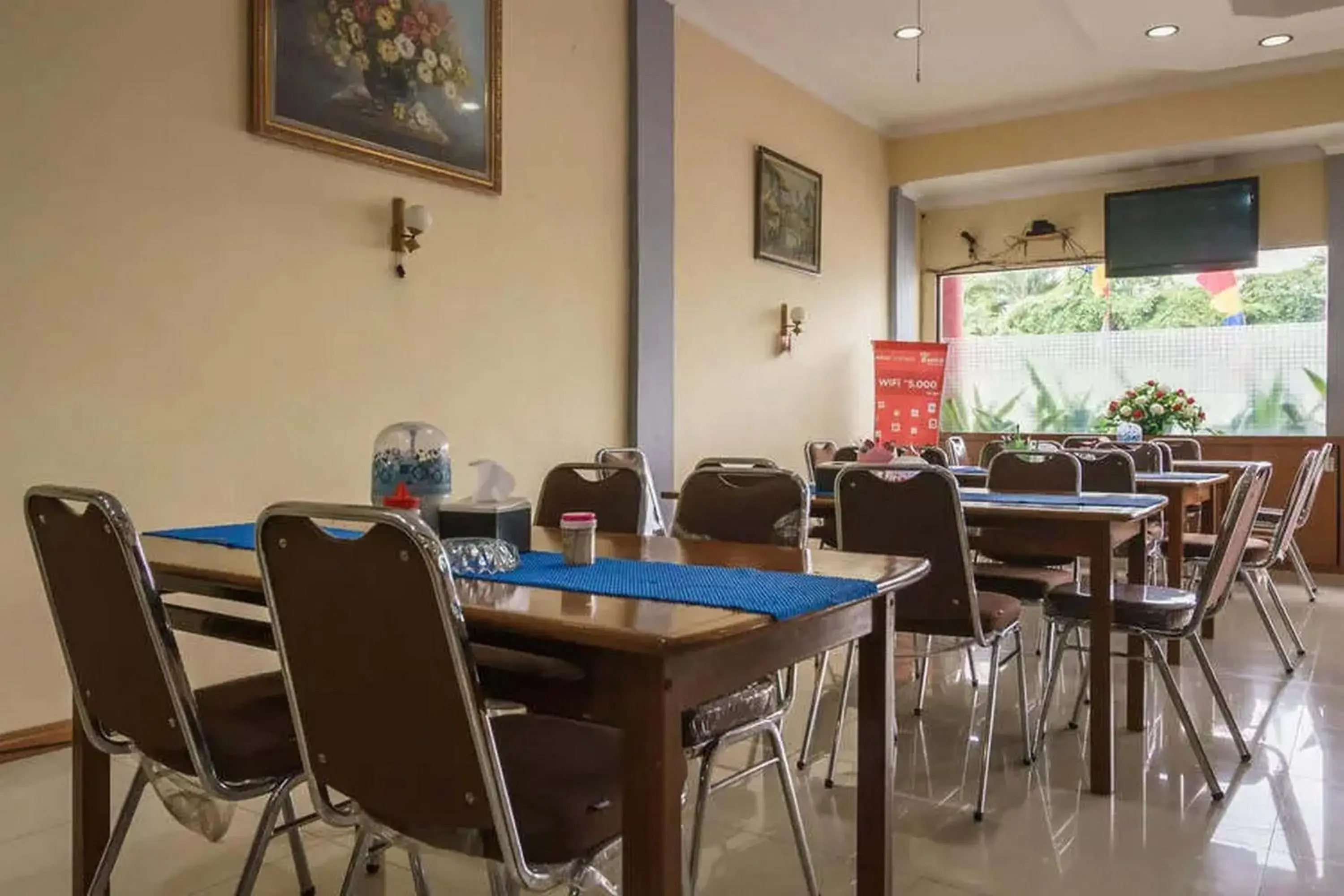 Restaurant/places to eat in RedDoorz @ Pematangsiantar Restaurant/places to eat in RedDoorz @ Pematangsiantar