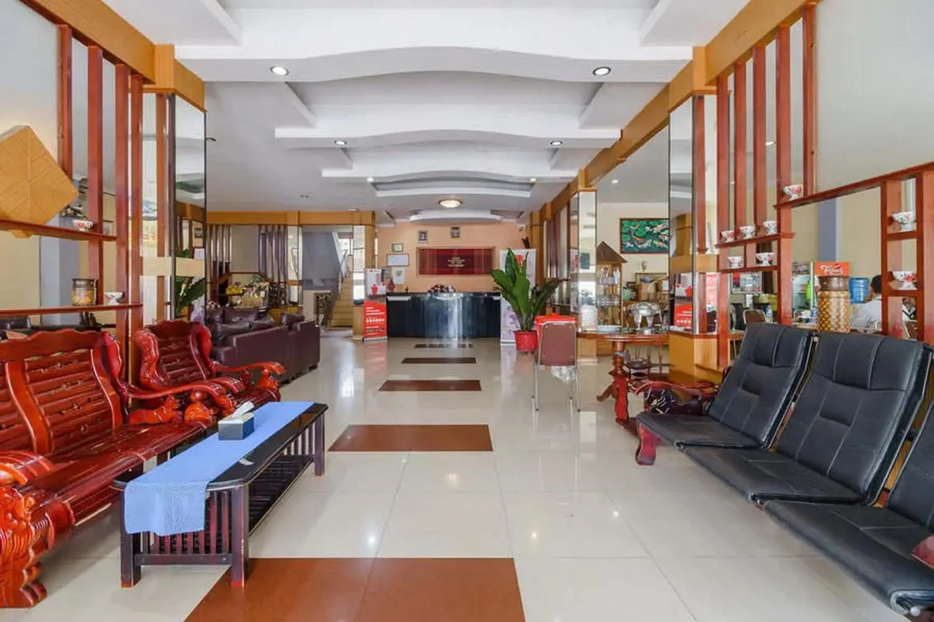 Lobby or reception in RedDoorz @ Pematangsiantar Lobby or reception in RedDoorz @ Pematangsiantar