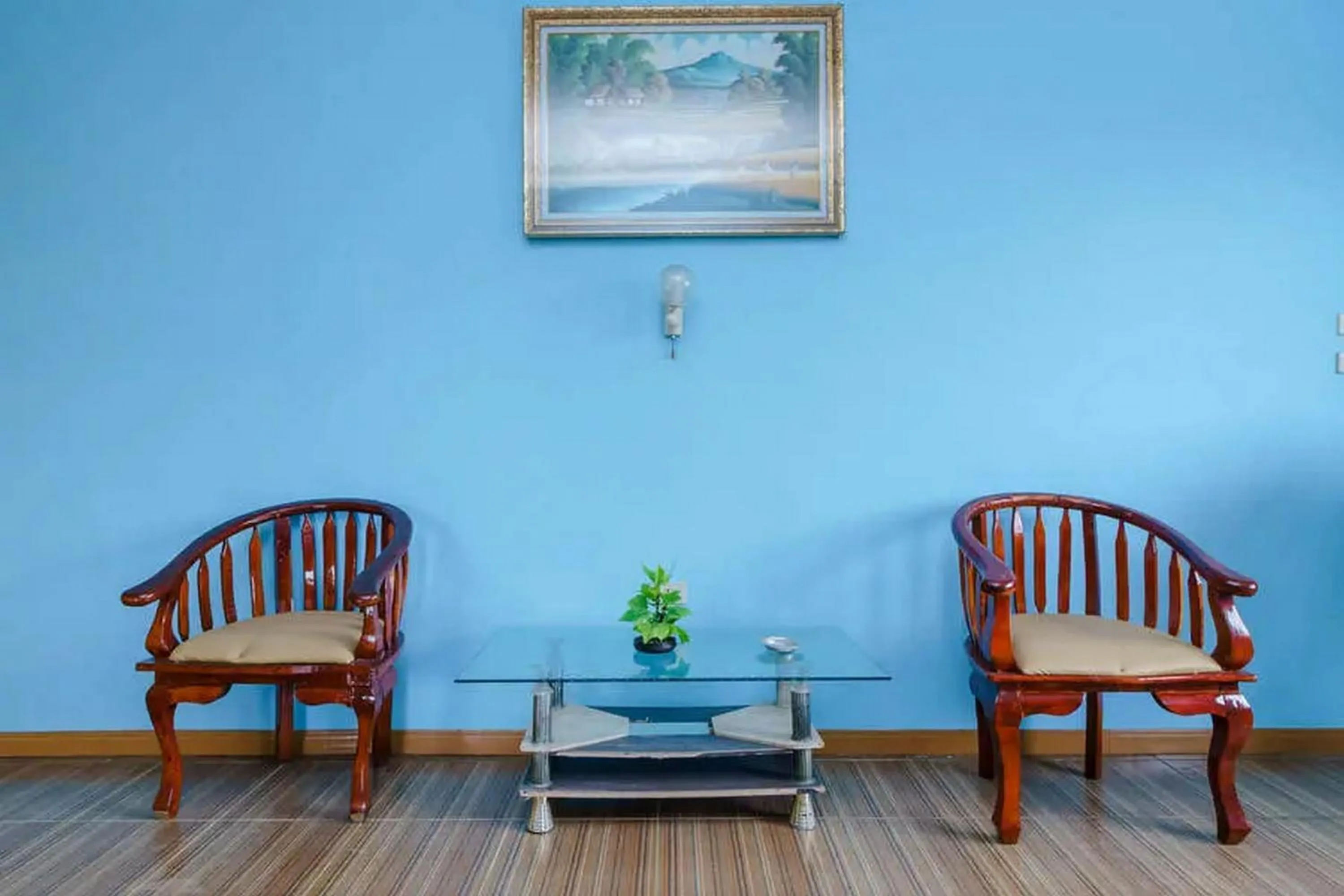 Seating area in RedDoorz @ Pematangsiantar