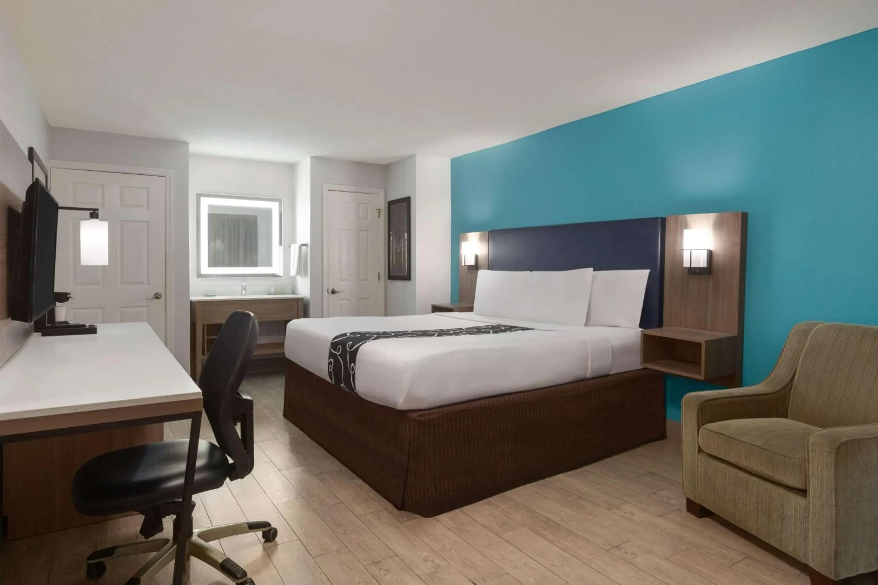 King Room with City View - Non-Smoking in La Quinta by Wyndham Oceanfront Daytona Beach King Room with City View - Non-Smoking in La Quinta by Wyndham Oceanfront Daytona Beach