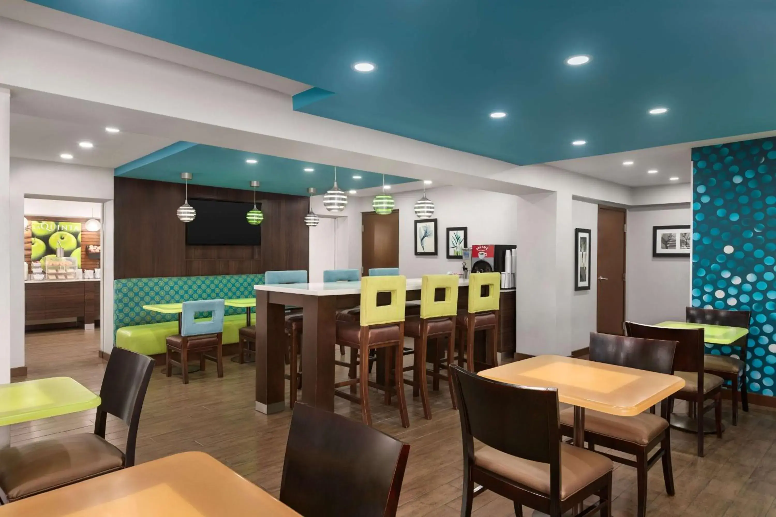 Breakfast in La Quinta by Wyndham Oceanfront Daytona Beach Breakfast in La Quinta by Wyndham Oceanfront Daytona Beach