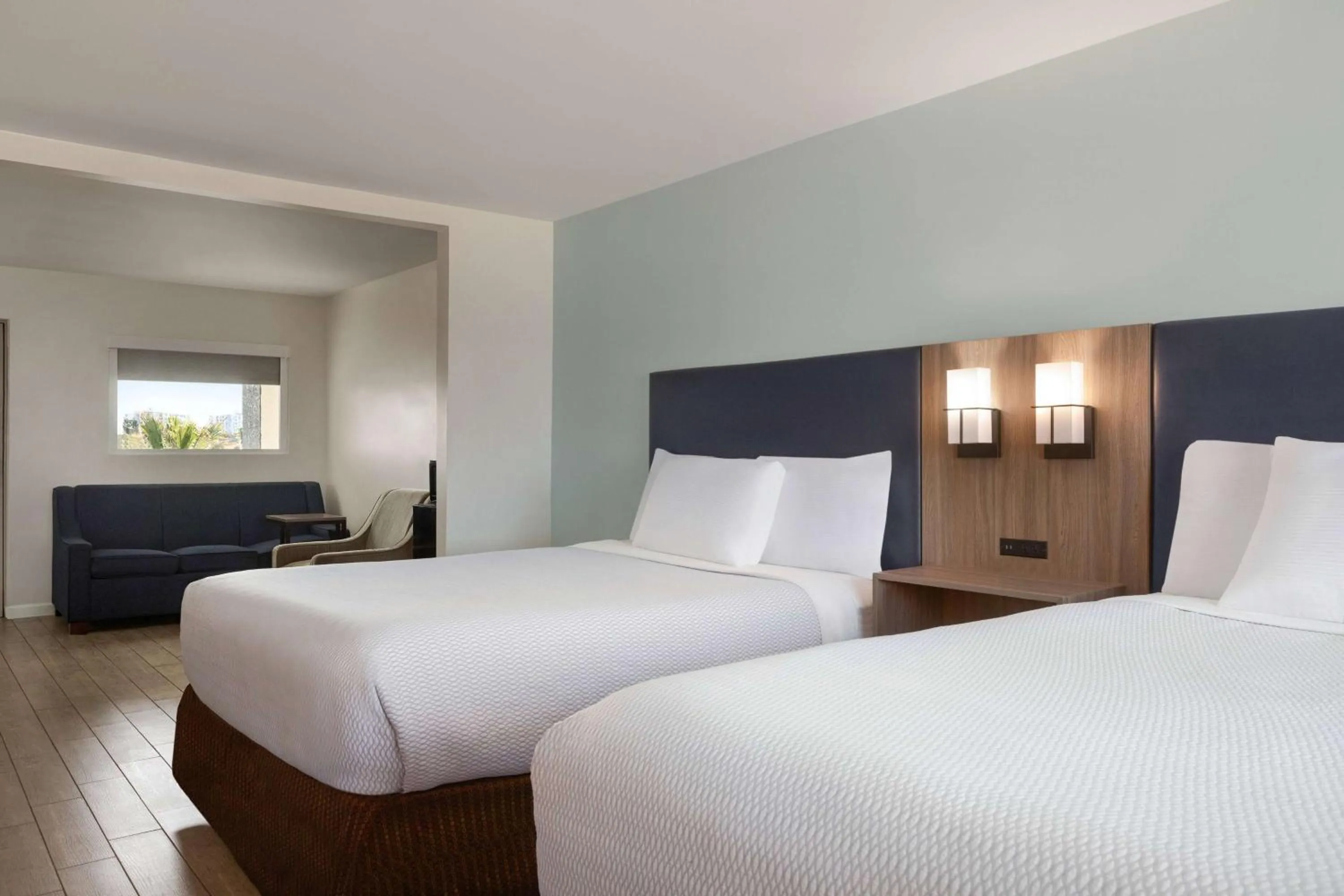 Photo of the whole room, Bed in La Quinta by Wyndham Oceanfront Daytona Beach