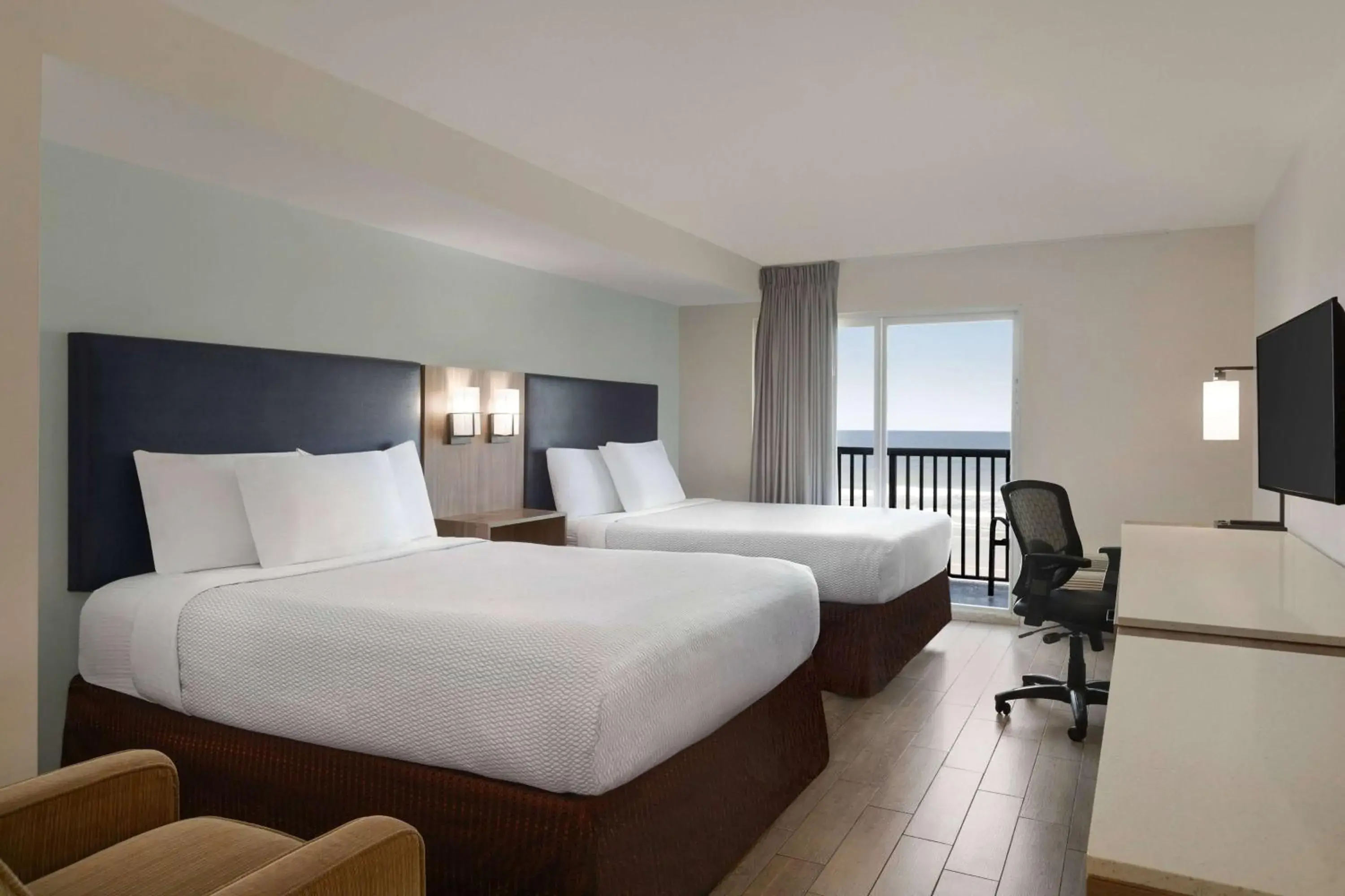 Oceanfront Queen Room with Two Queen Beds - Non-Smoking in La Quinta by Wyndham Oceanfront Daytona Beach Oceanfront Queen Room with Two Queen Beds - Non-Smoking in La Quinta by Wyndham Oceanfront Daytona Beach
