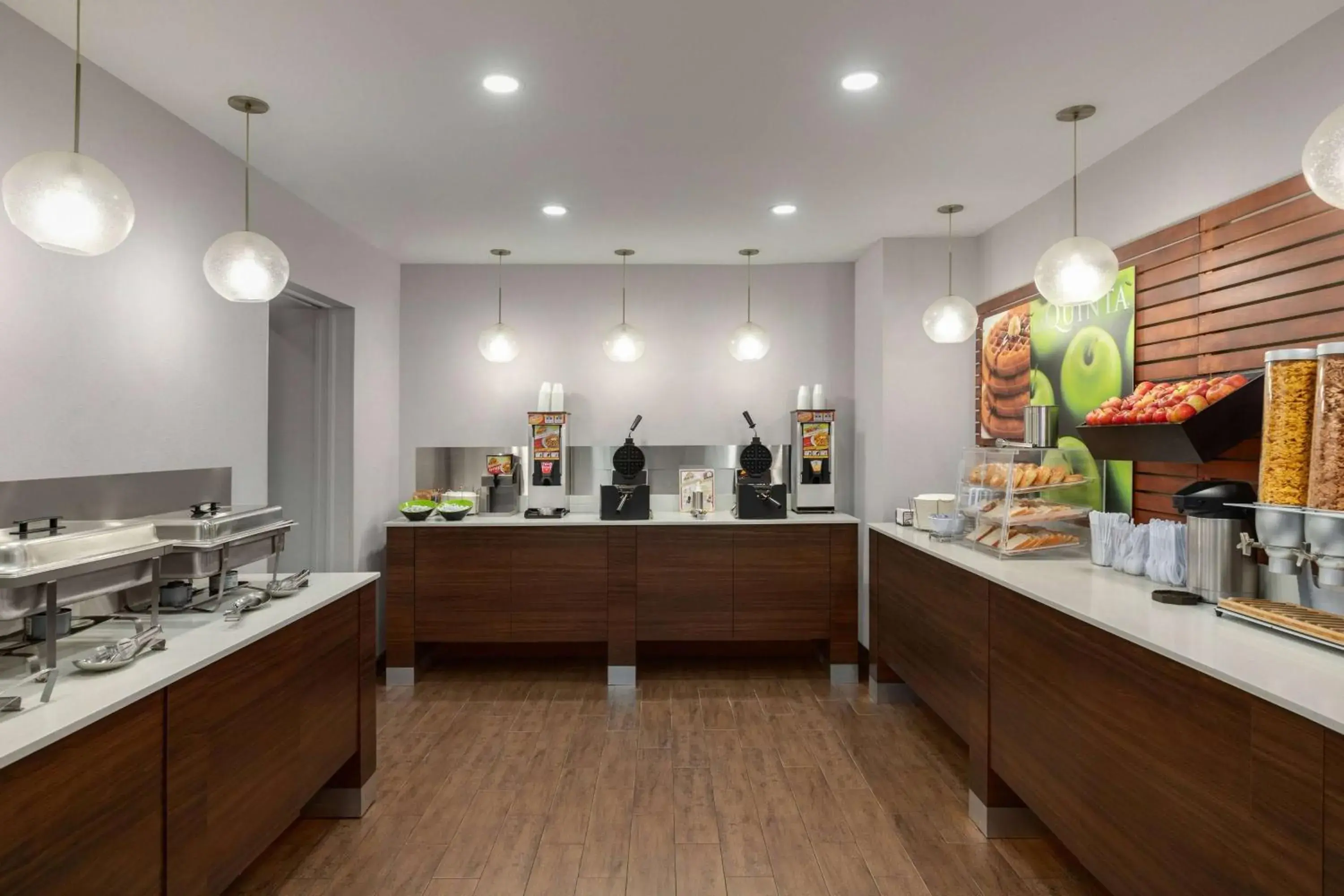 Breakfast in La Quinta by Wyndham Oceanfront Daytona Beach Breakfast in La Quinta by Wyndham Oceanfront Daytona Beach