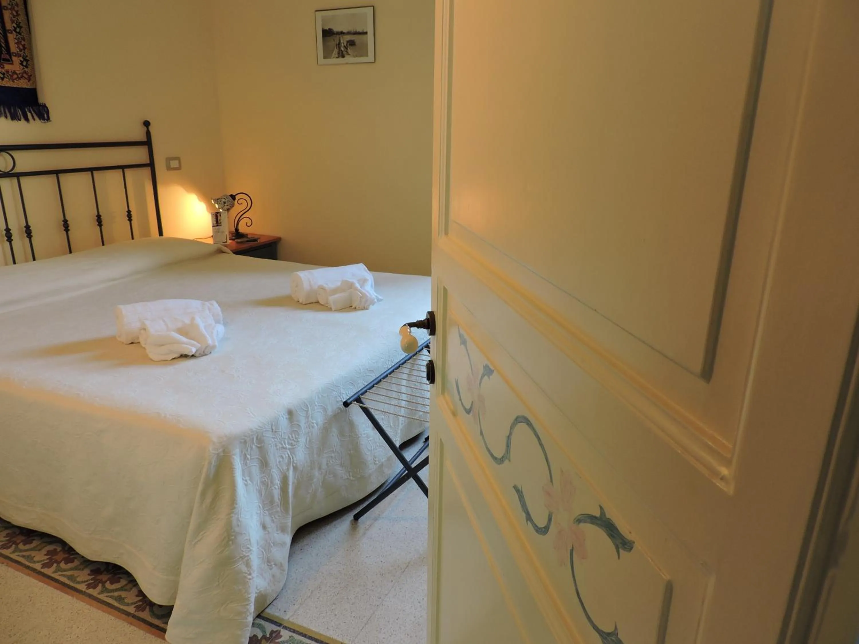 Photo of the whole room, Bed in Aziyz Camere