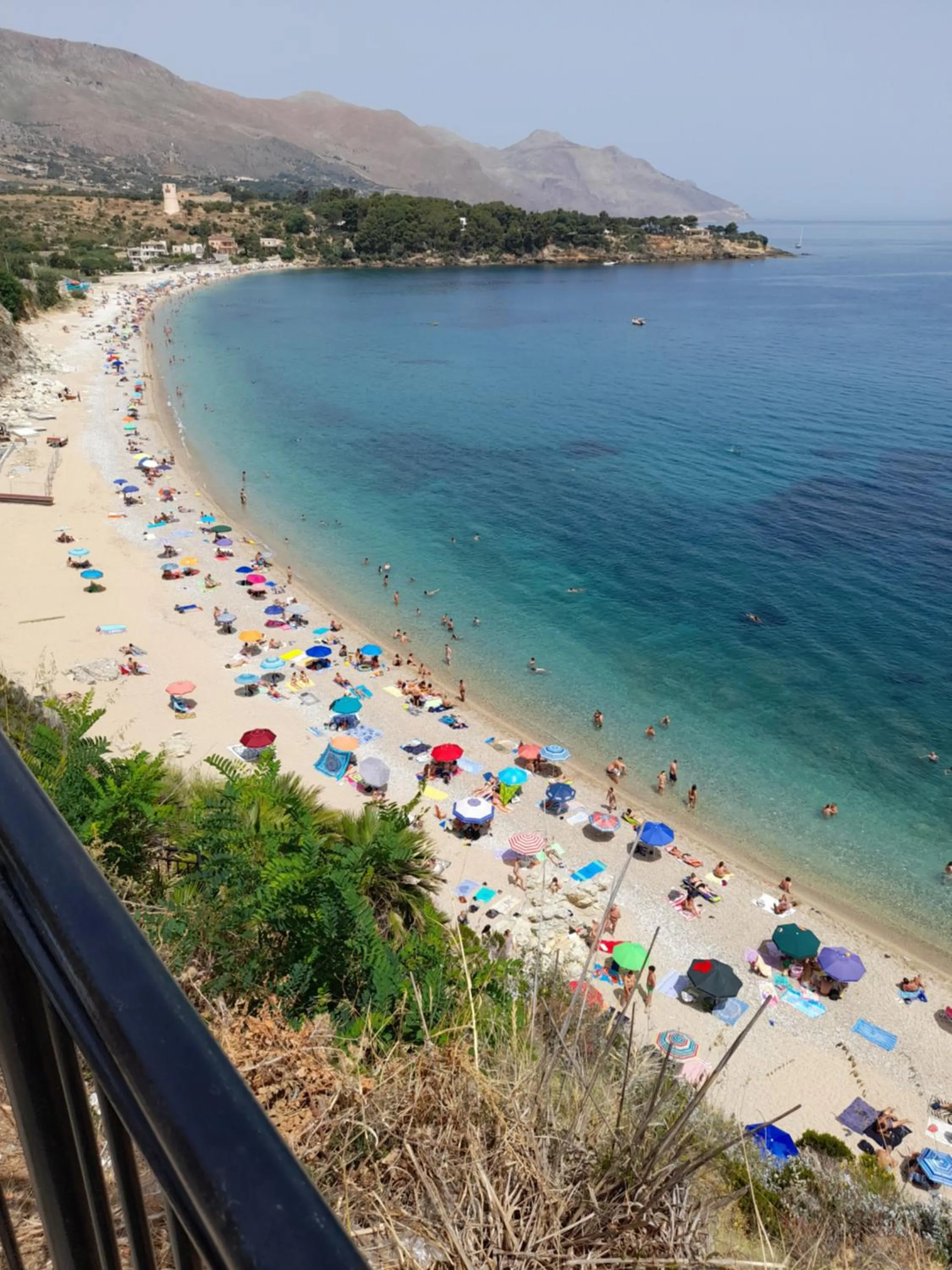 Beach in Aziyz Camere