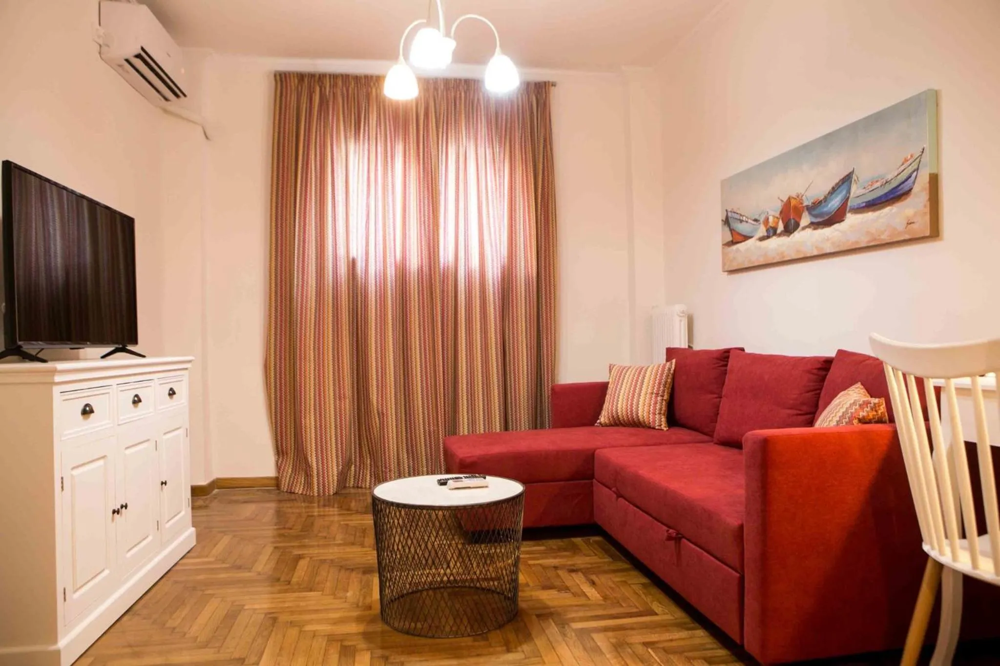 TV and multimedia in Best House, Kolchidos, Ampelokipoi Metro, Athens