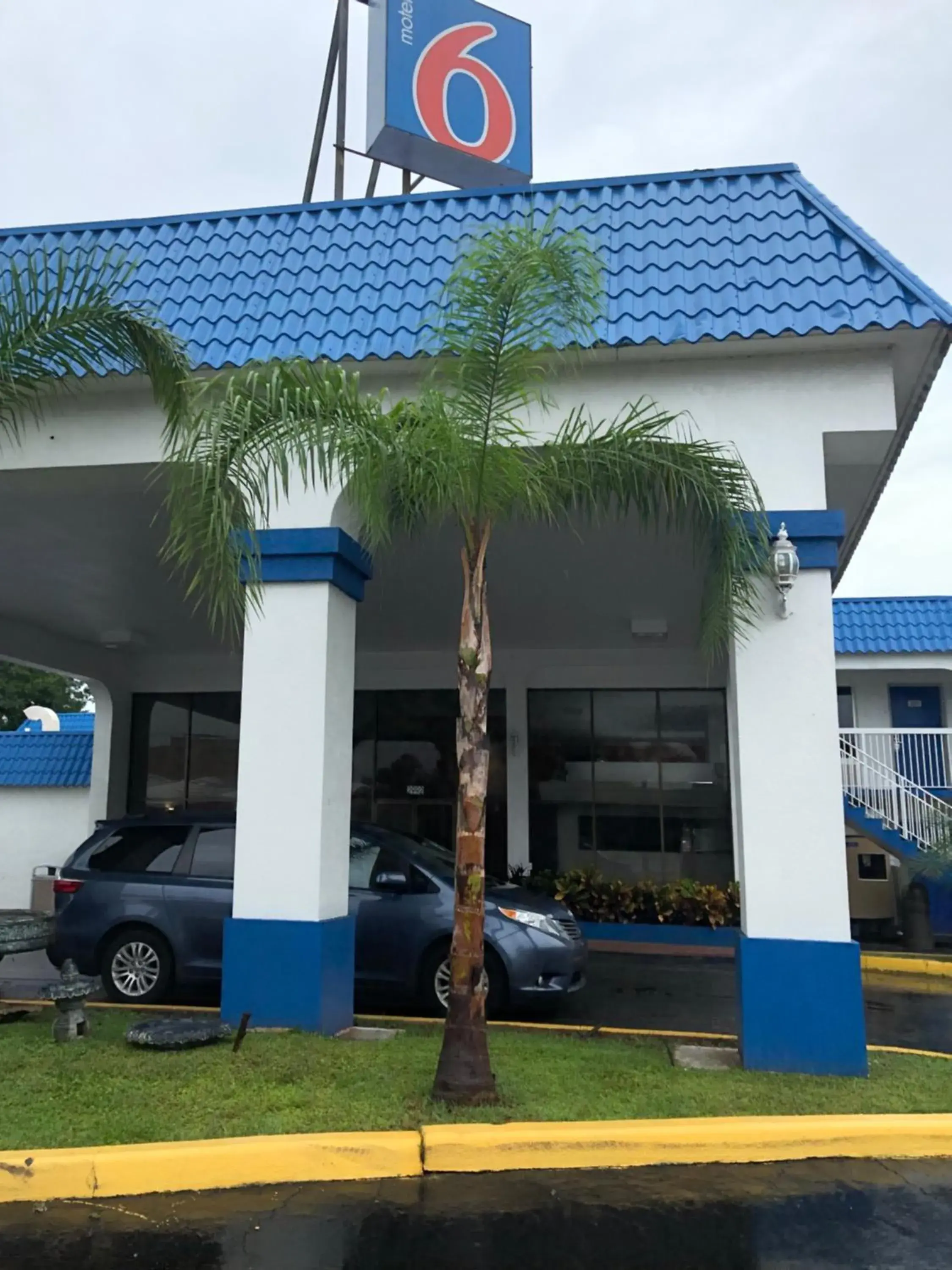 Property building in Motel 6-Daytona Beach, FL - Speedway Property building in Motel 6-Daytona Beach, FL - Speedway