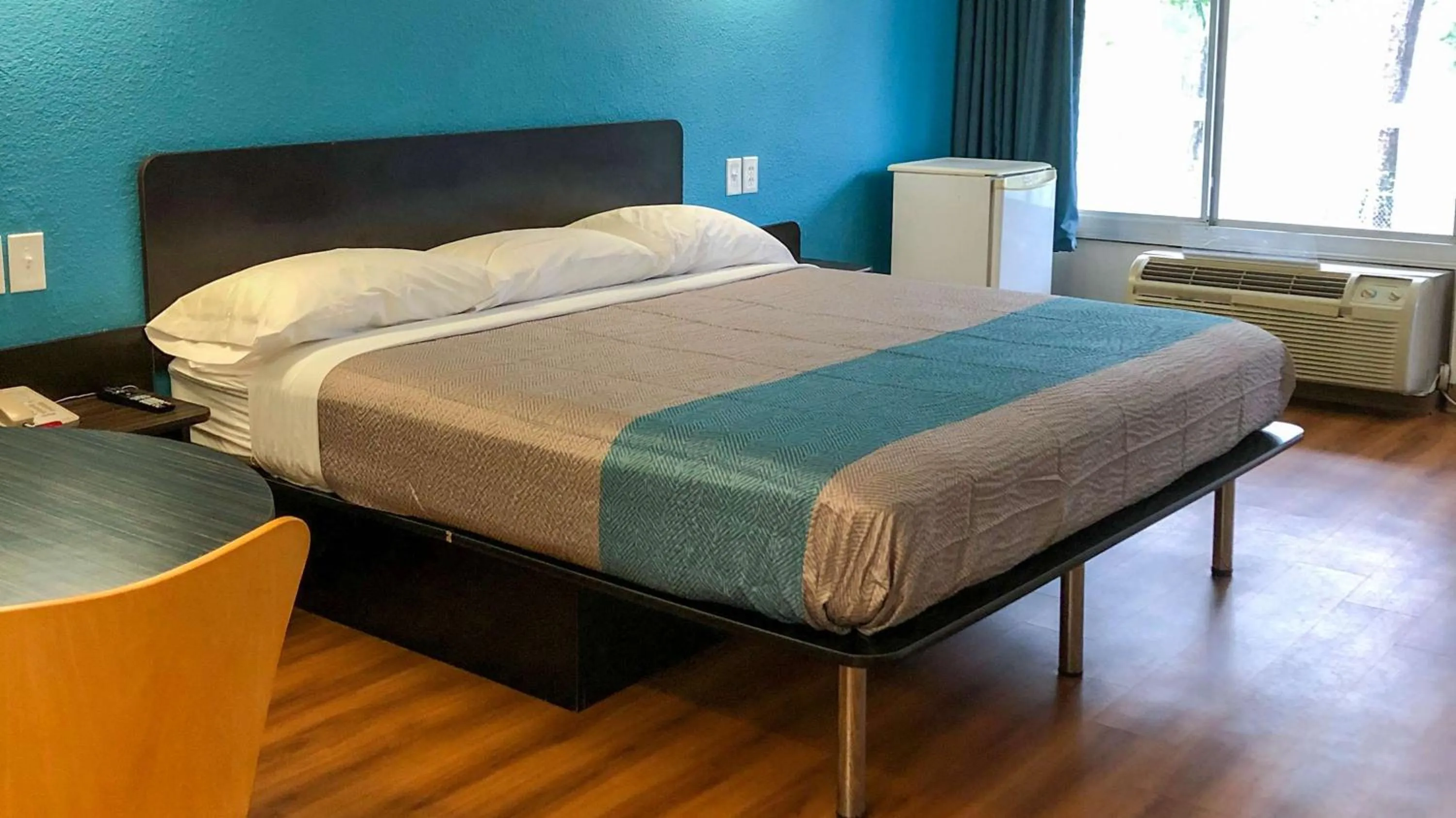 Photo of the whole room, Bed in Motel 6-Daytona Beach, FL - Speedway