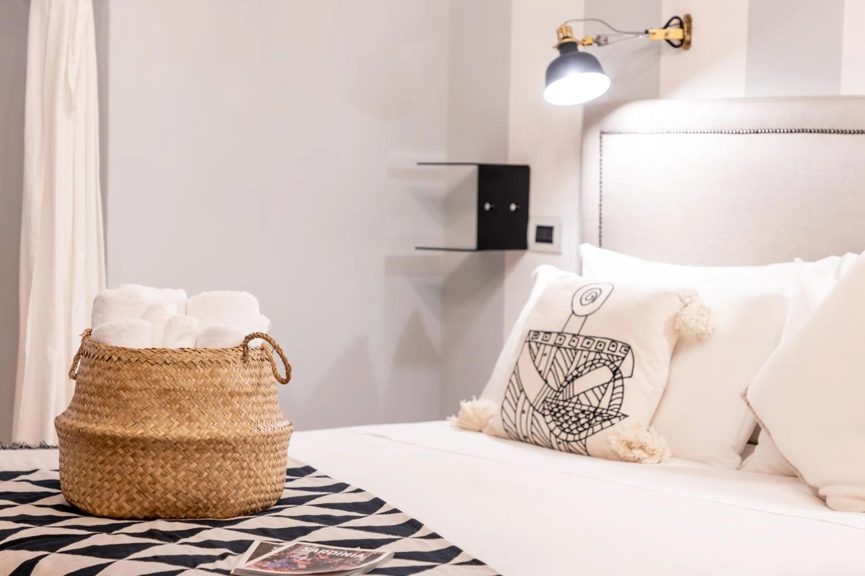 Bed in Cagliari Old Town B&B