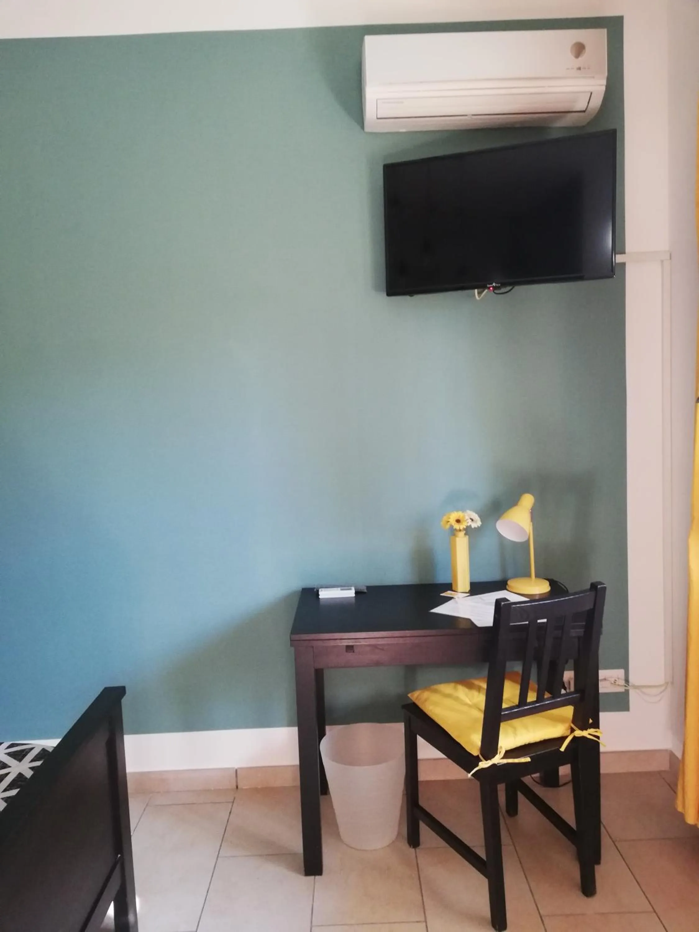 TV and multimedia in The Yellow House