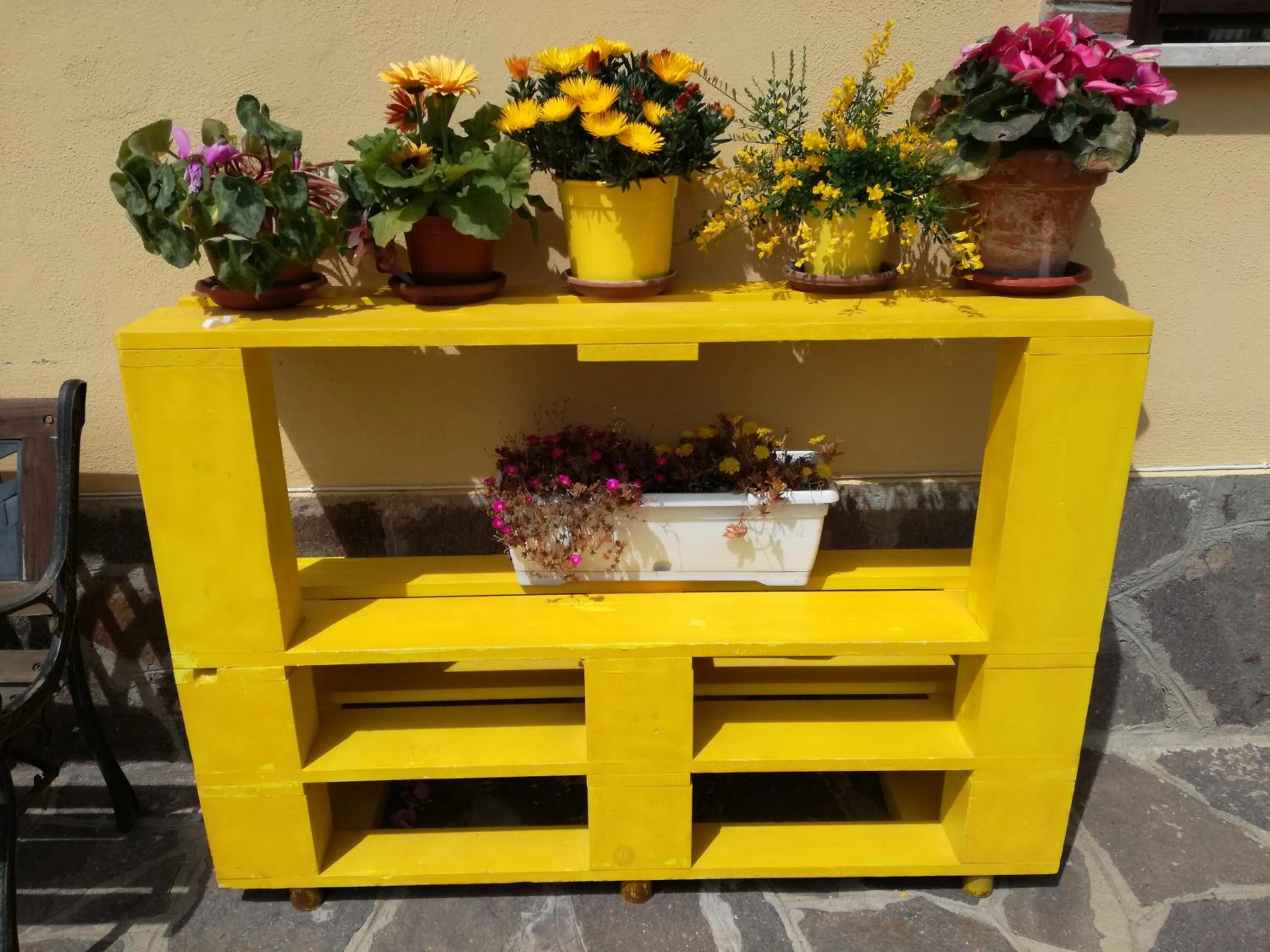 Decorative detail in The Yellow House