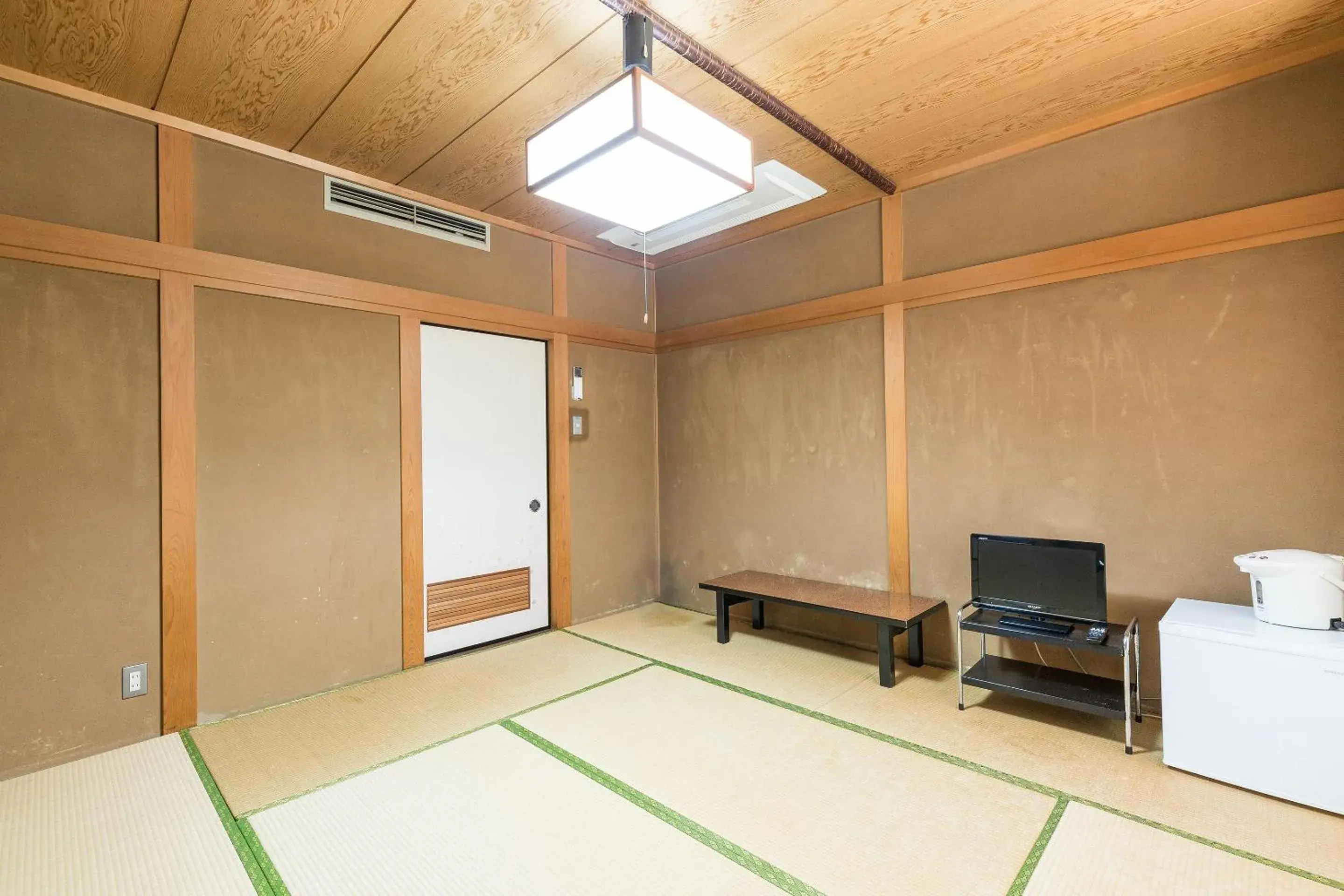 Japanese-Style Quadruple Room with Shared Bathroom - single occupancy - Non- Smoking in Tabist Samotokan Owariasahi Japanese-Style Quadruple Room with Shared Bathroom - single occupancy - Non- Smoking in Tabist Samotokan Owariasahi
