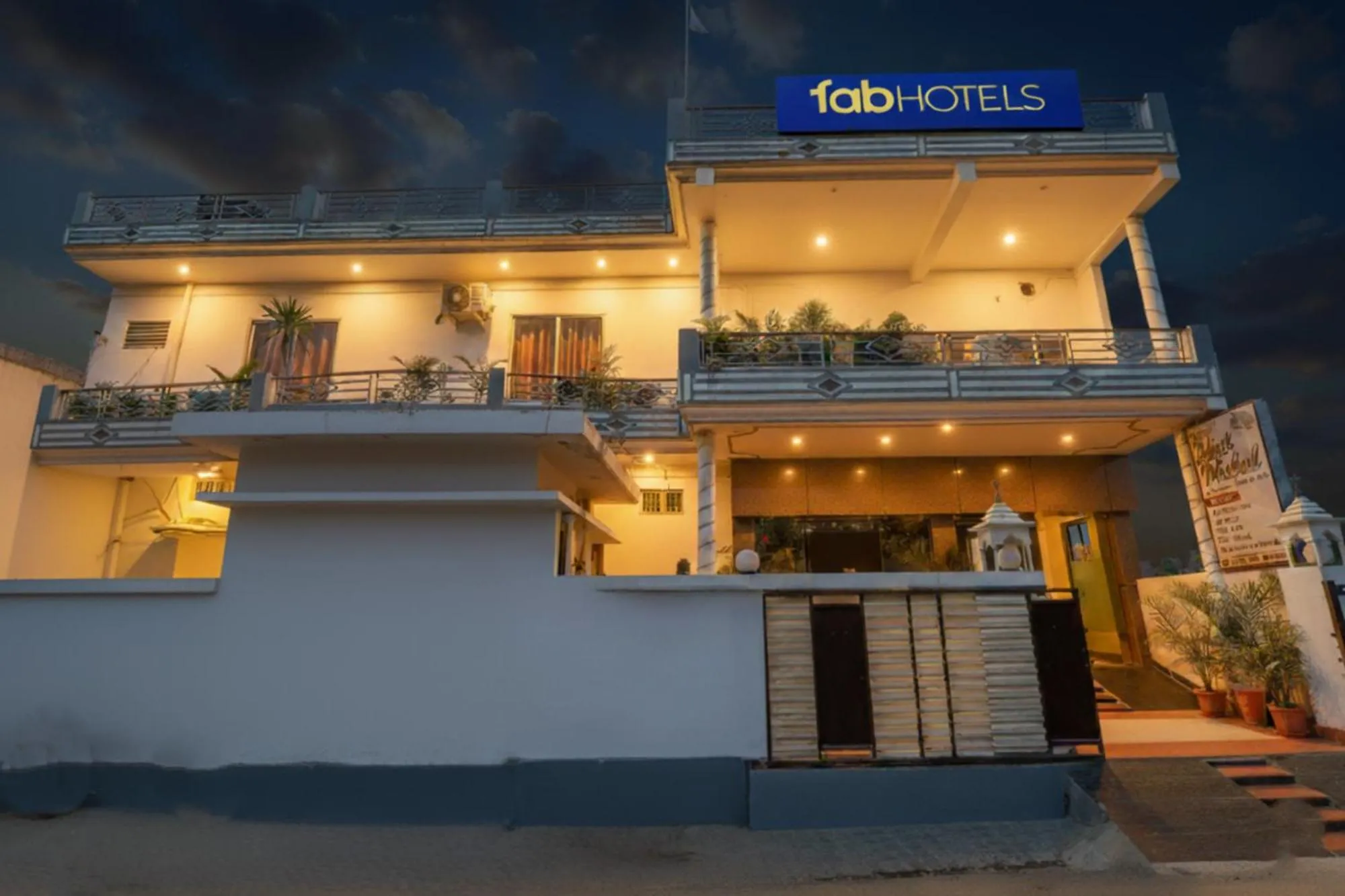 Property building in Via Moti Mahal - Sarnath museum