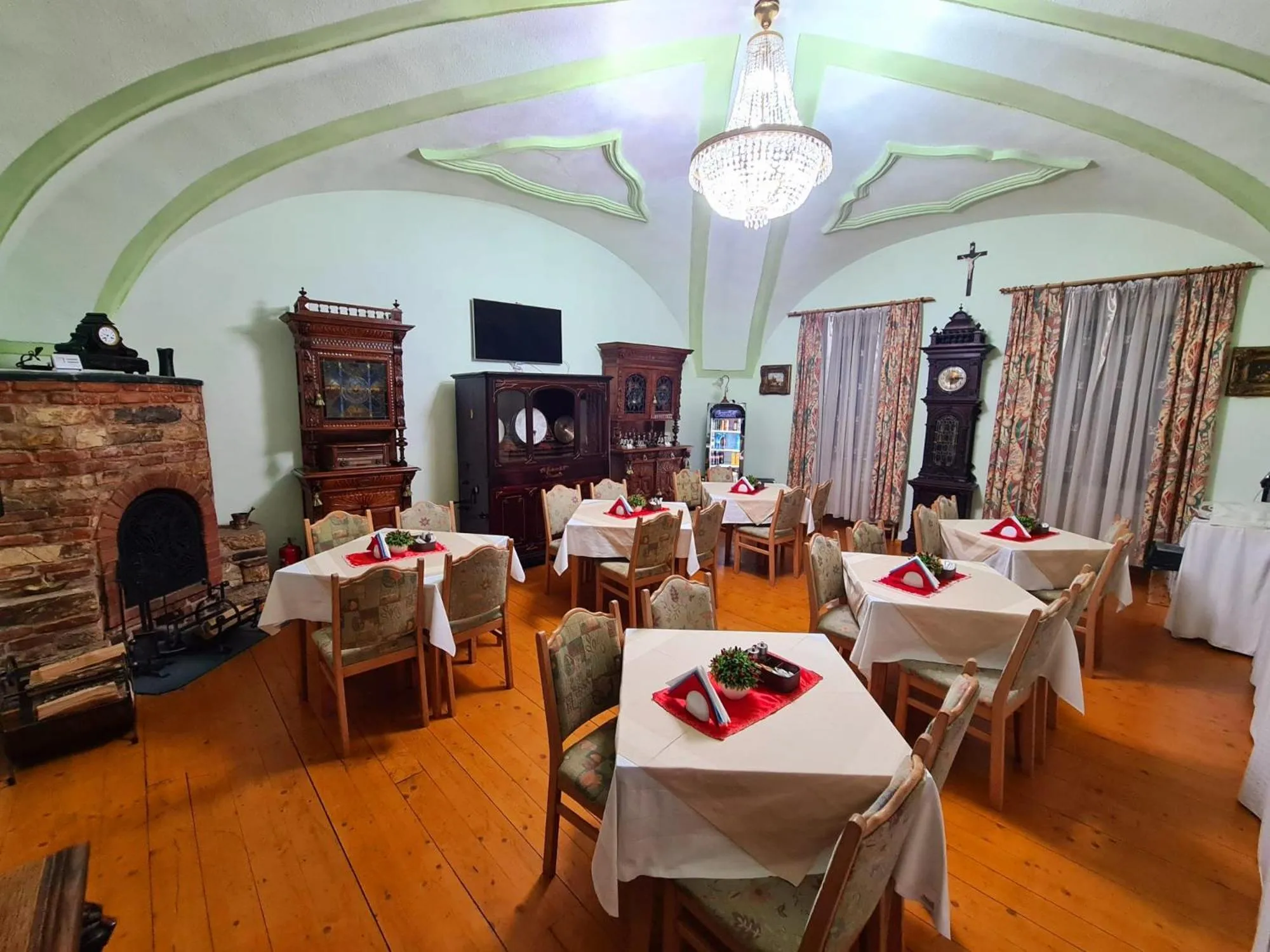 Restaurant/places to eat in Armenopolis - Adults Only