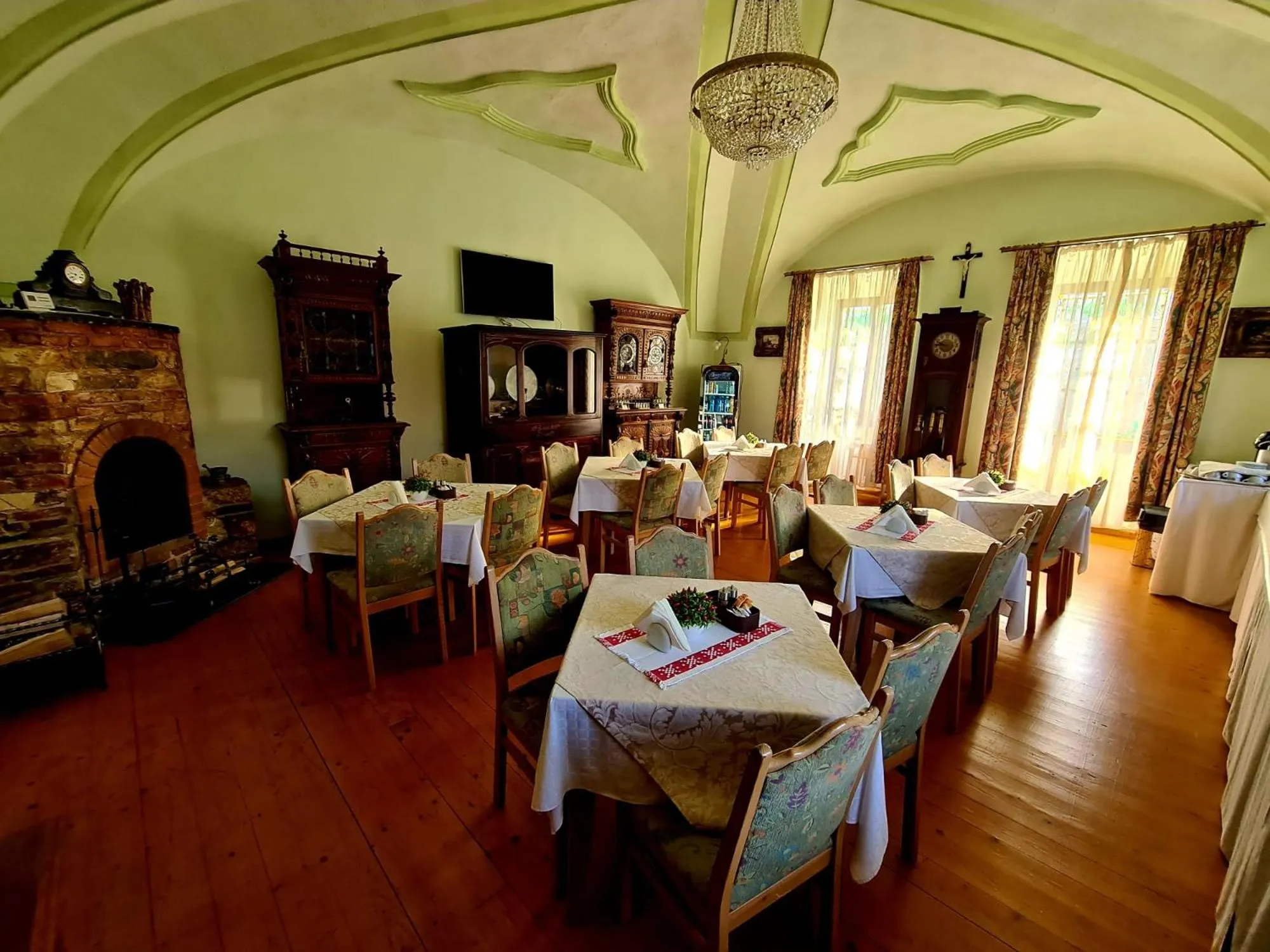 Restaurant/places to eat in Armenopolis - Adults Only