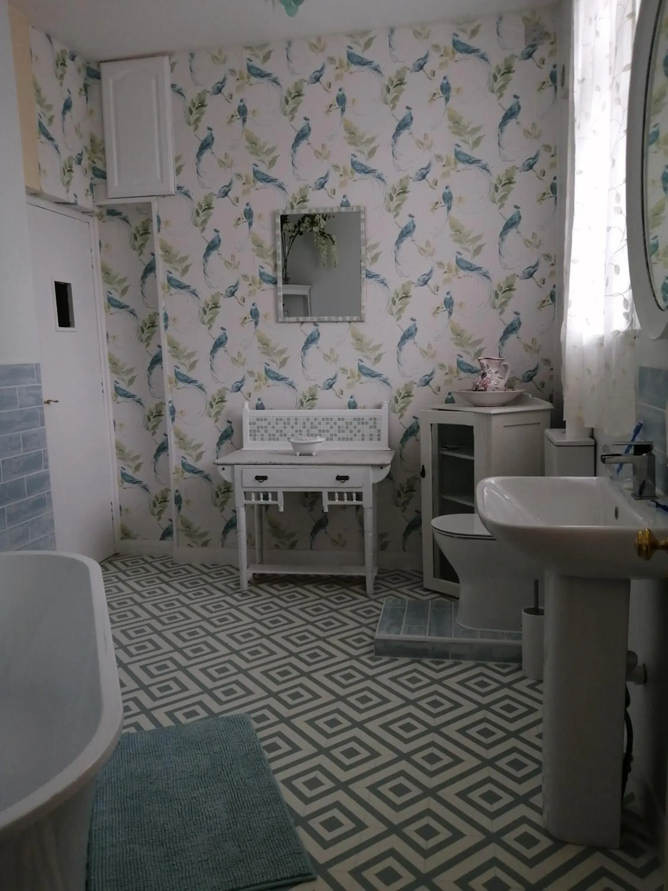 Double or Twin Room with Balcony - single occupancy in Ambles Double or Twin Room with Balcony - single occupancy in Ambles