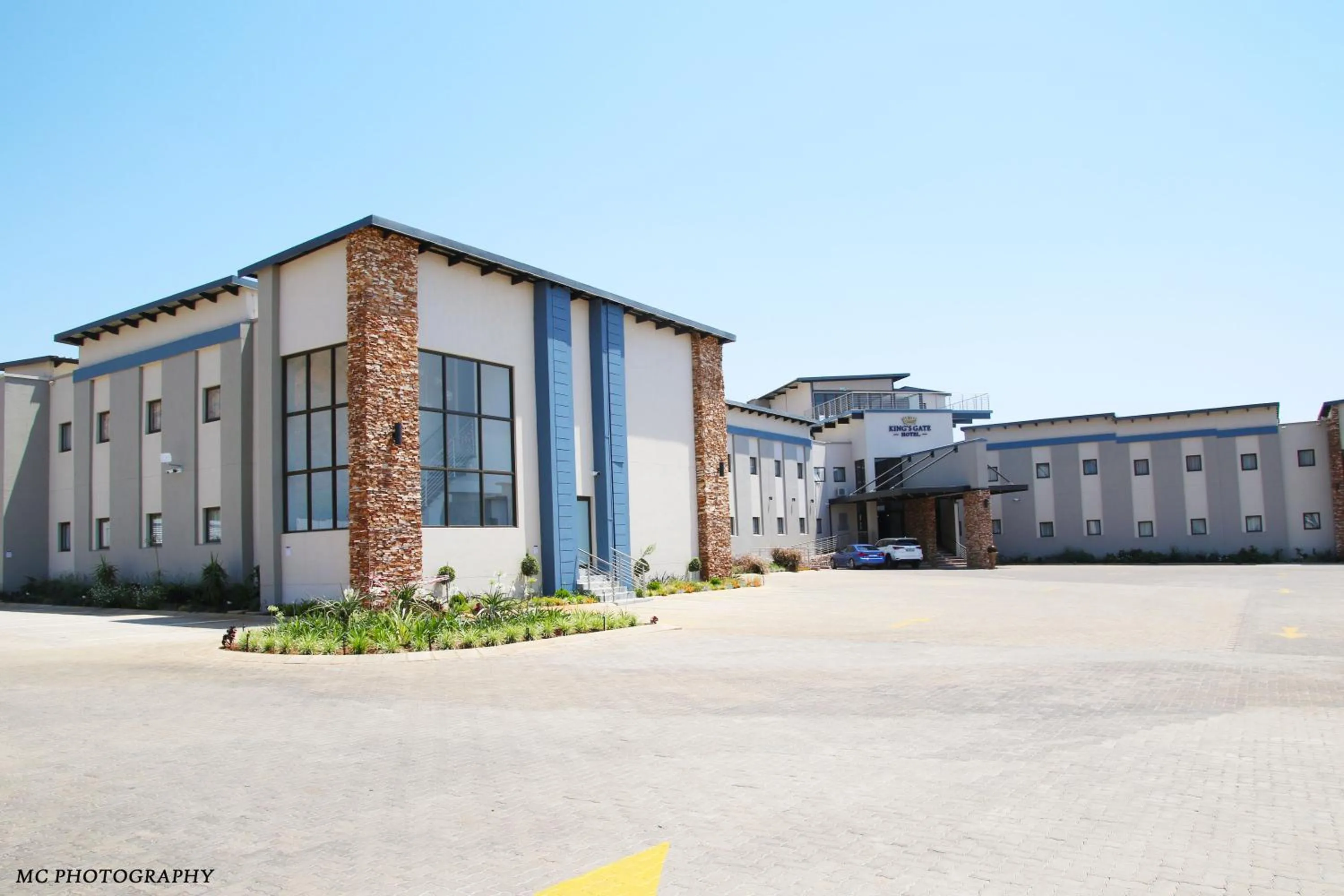 Property building in King's Palace Hotel Rustenburg