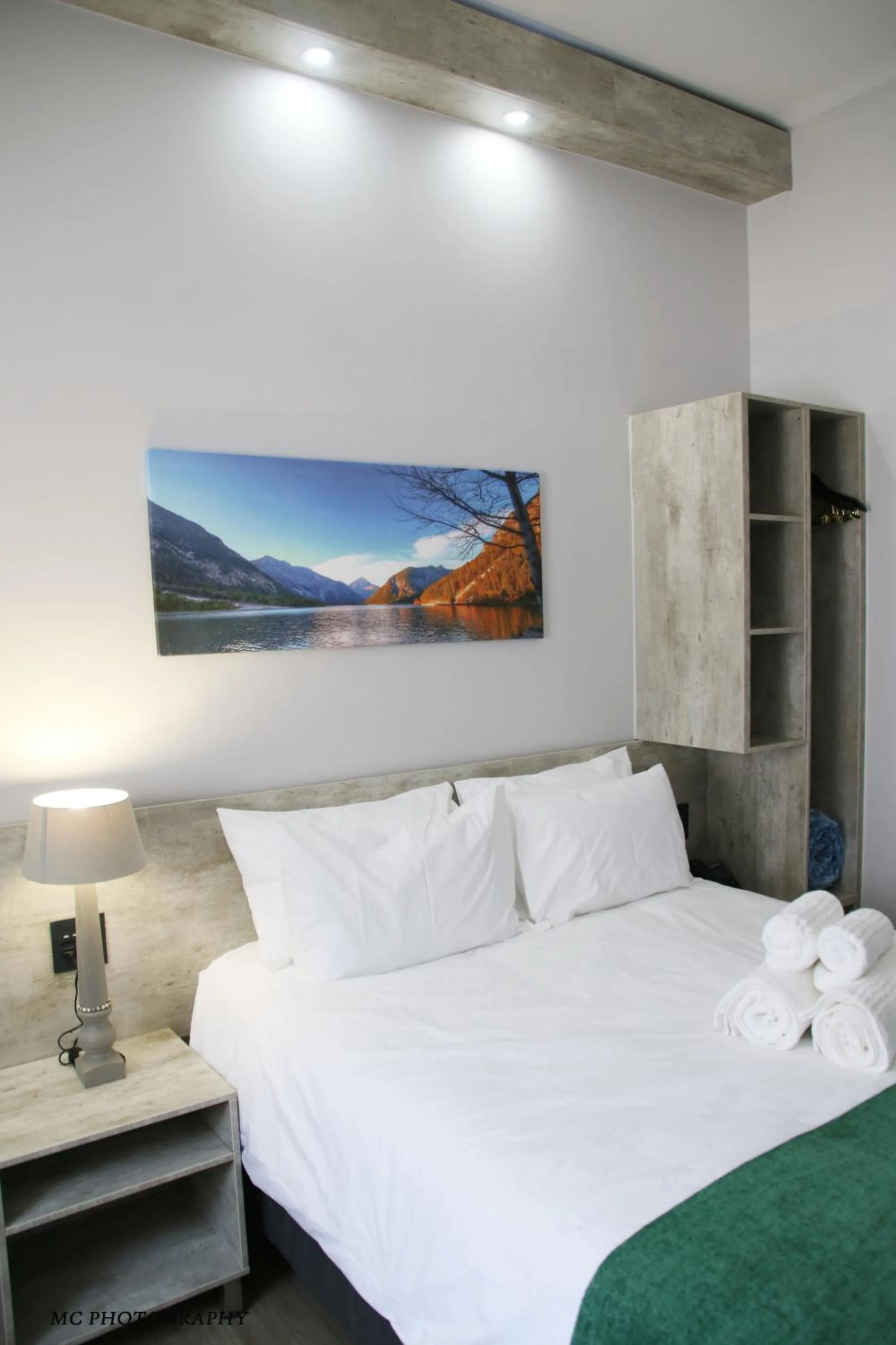 Bed in King's Palace Hotel Rustenburg