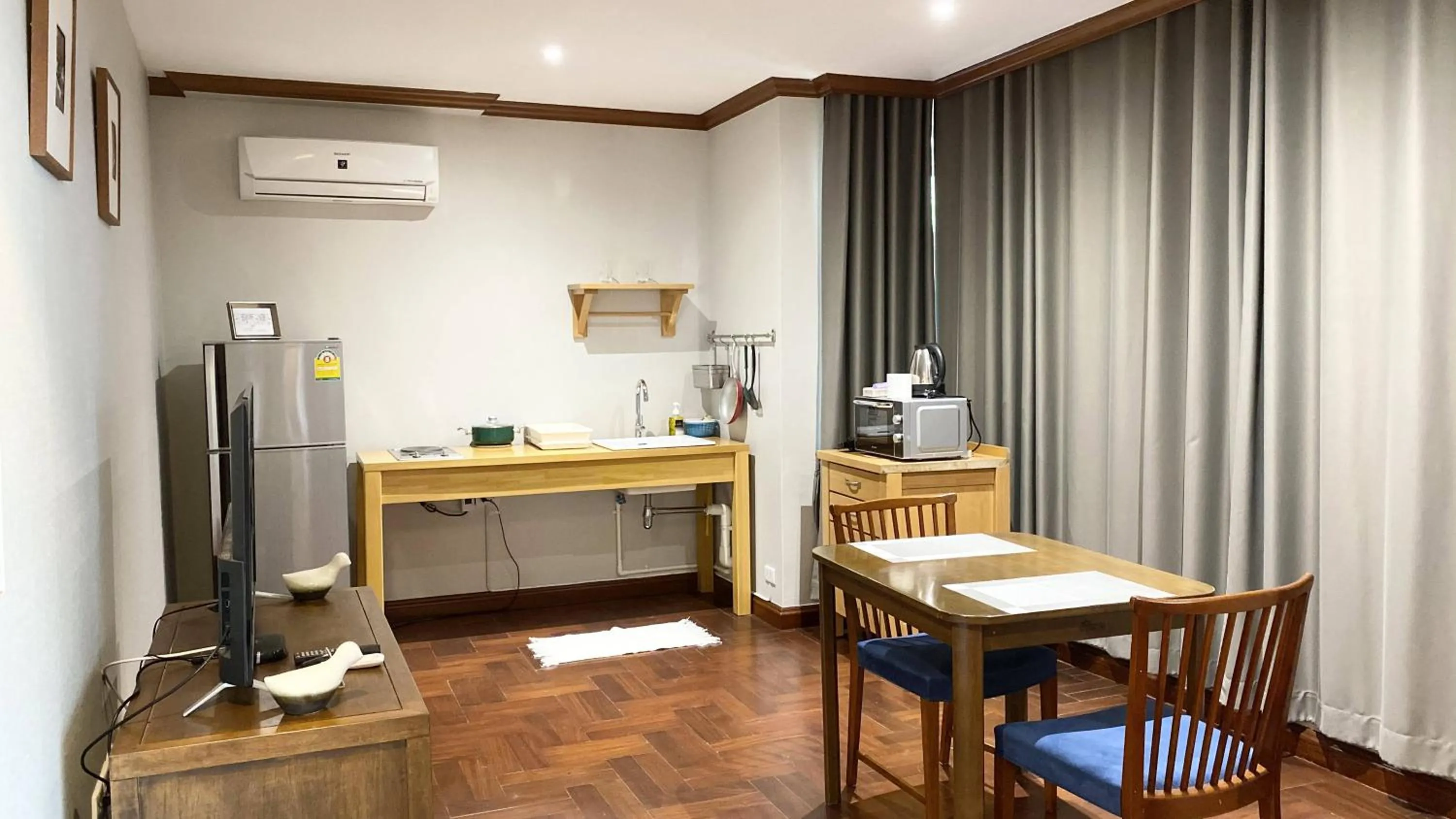 Kitchen or kitchenette in NT Place Sukhumvit Suites