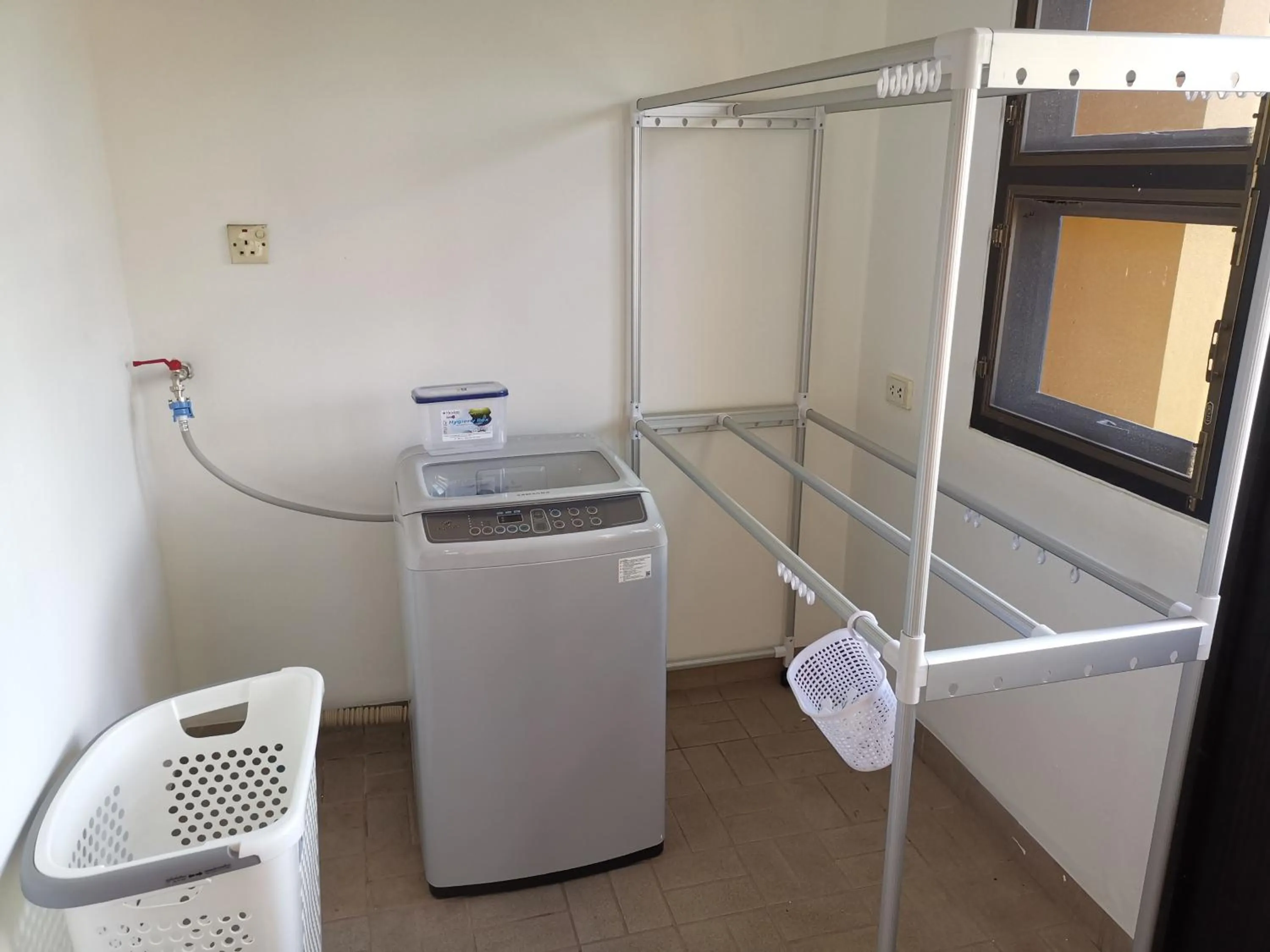 Kitchen or kitchenette in NT Place Sukhumvit Suites