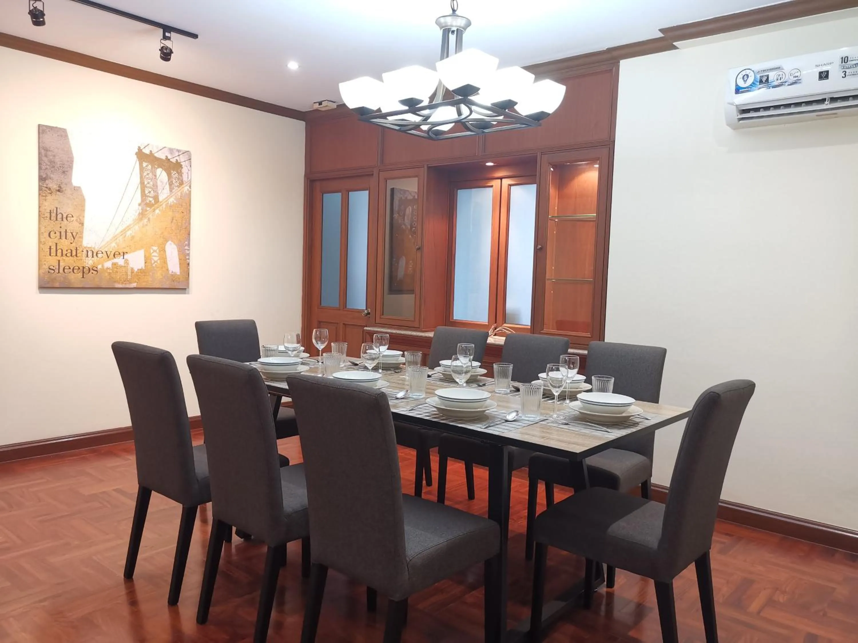 Dining area in NT Place Sukhumvit Suites