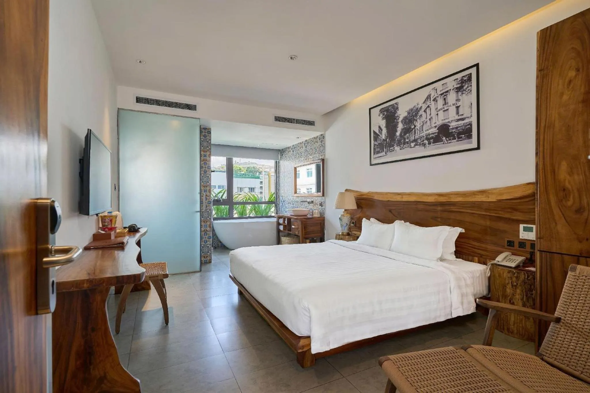 Bedroom, Bed in Sky Gem Central Hotel