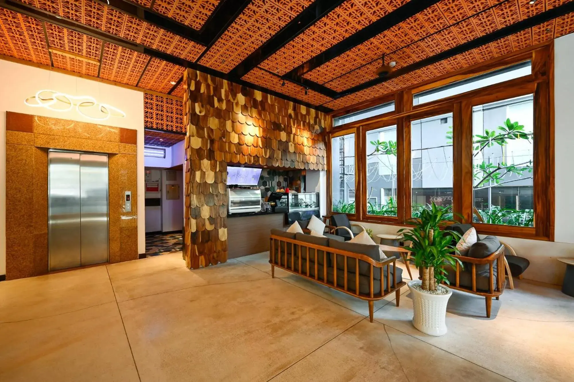 Restaurant/places to eat in Sky Gem Central Hotel Restaurant/places to eat in Sky Gem Central Hotel