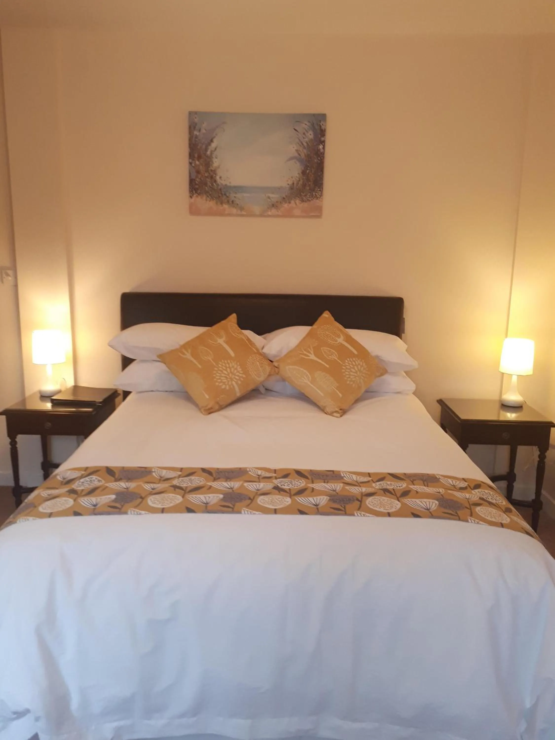 Bedroom, Bed in Berry House Bed & Breakfast
