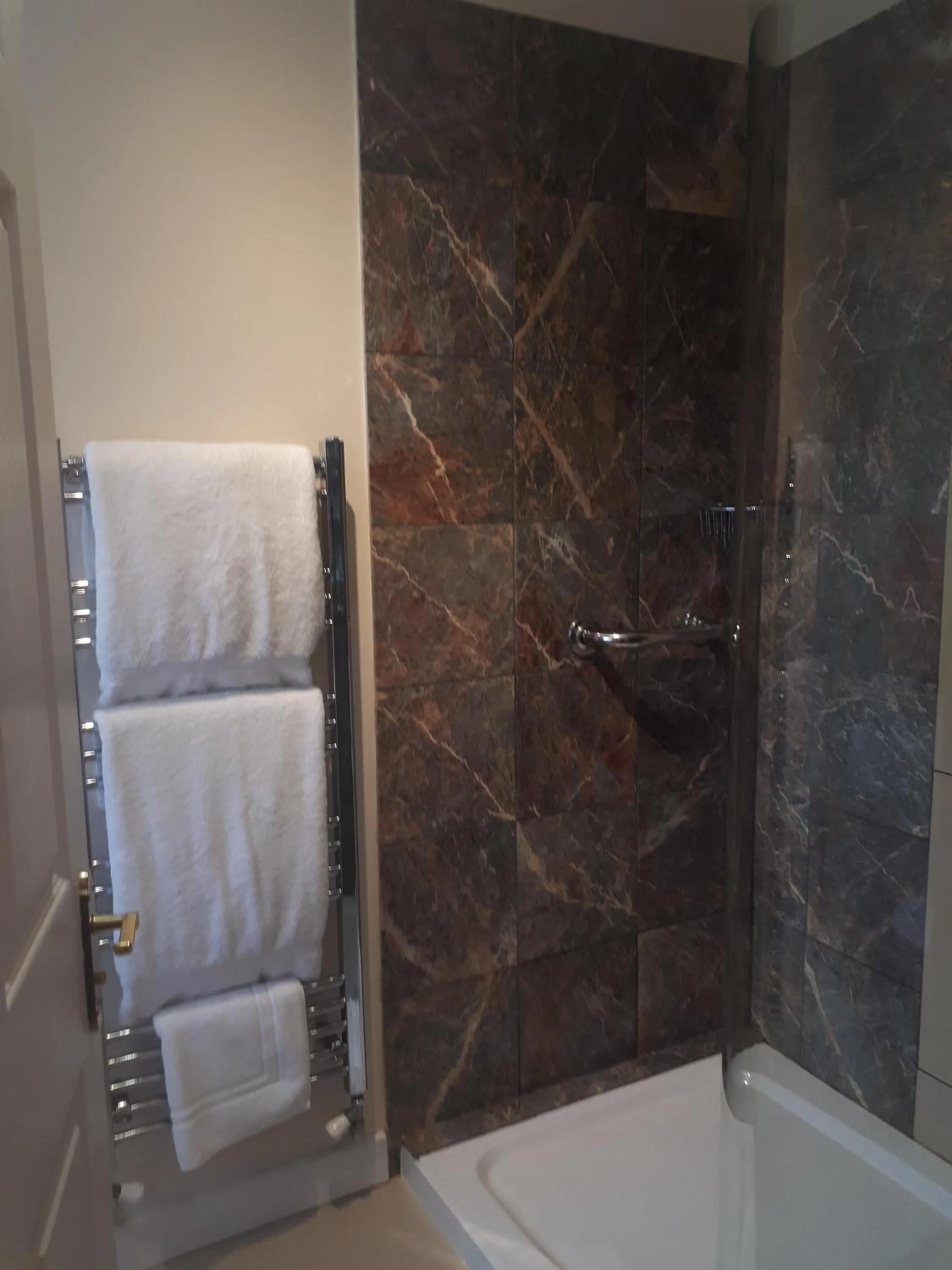 Bathroom in Berry House Bed & Breakfast