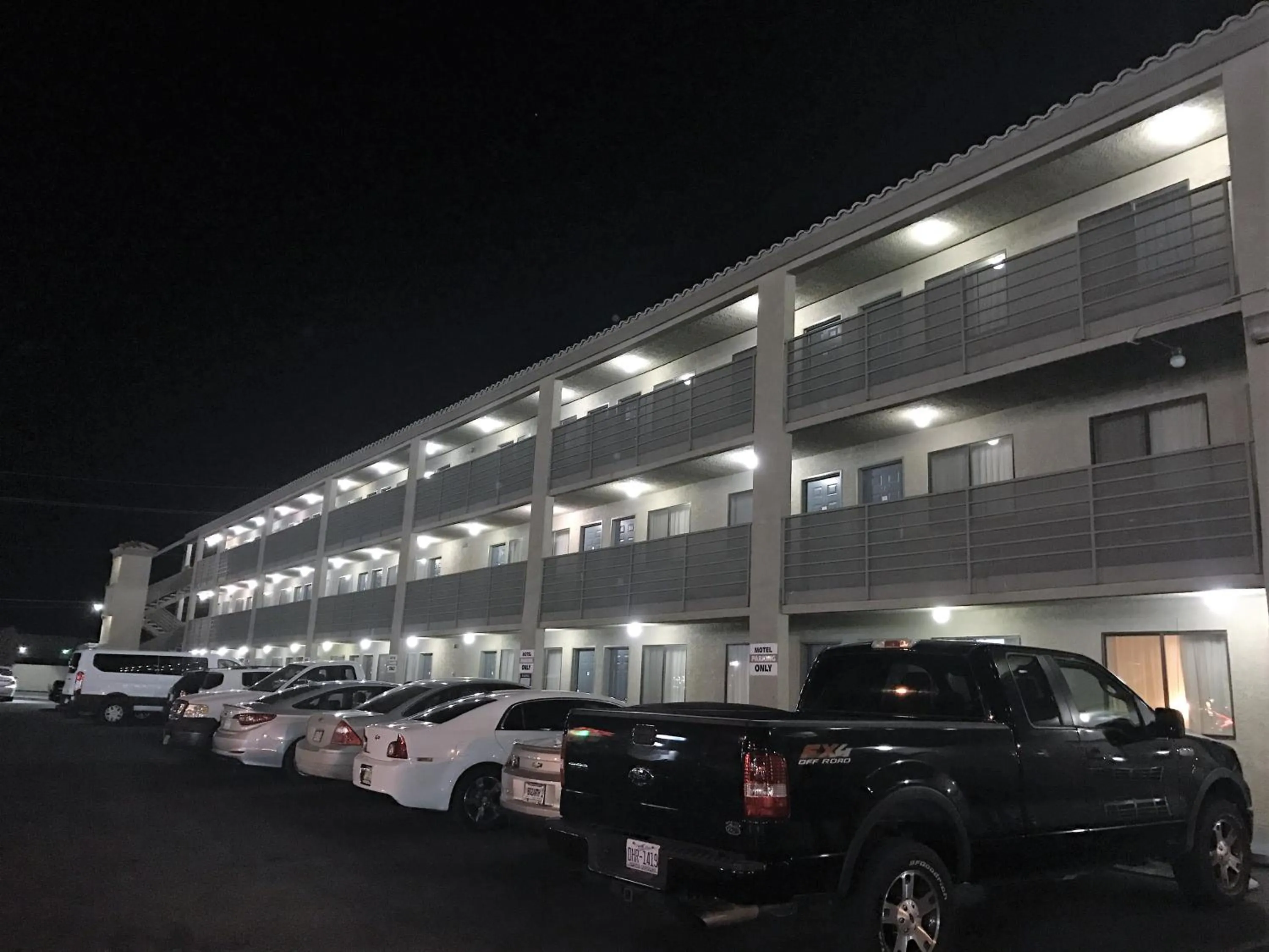 Property building in Highland Inn Las Vegas