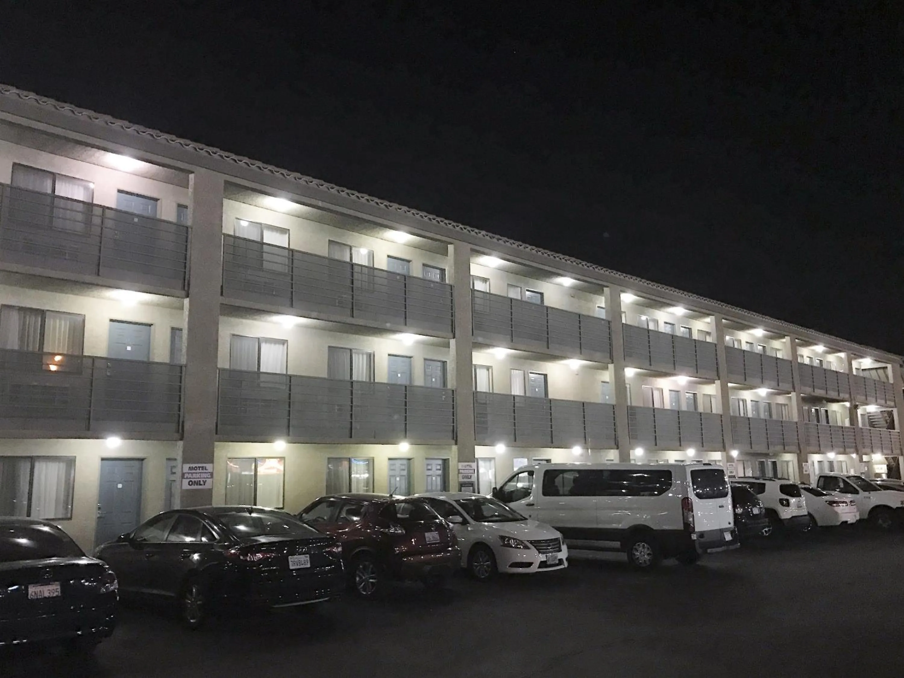 Property building in Highland Inn Las Vegas