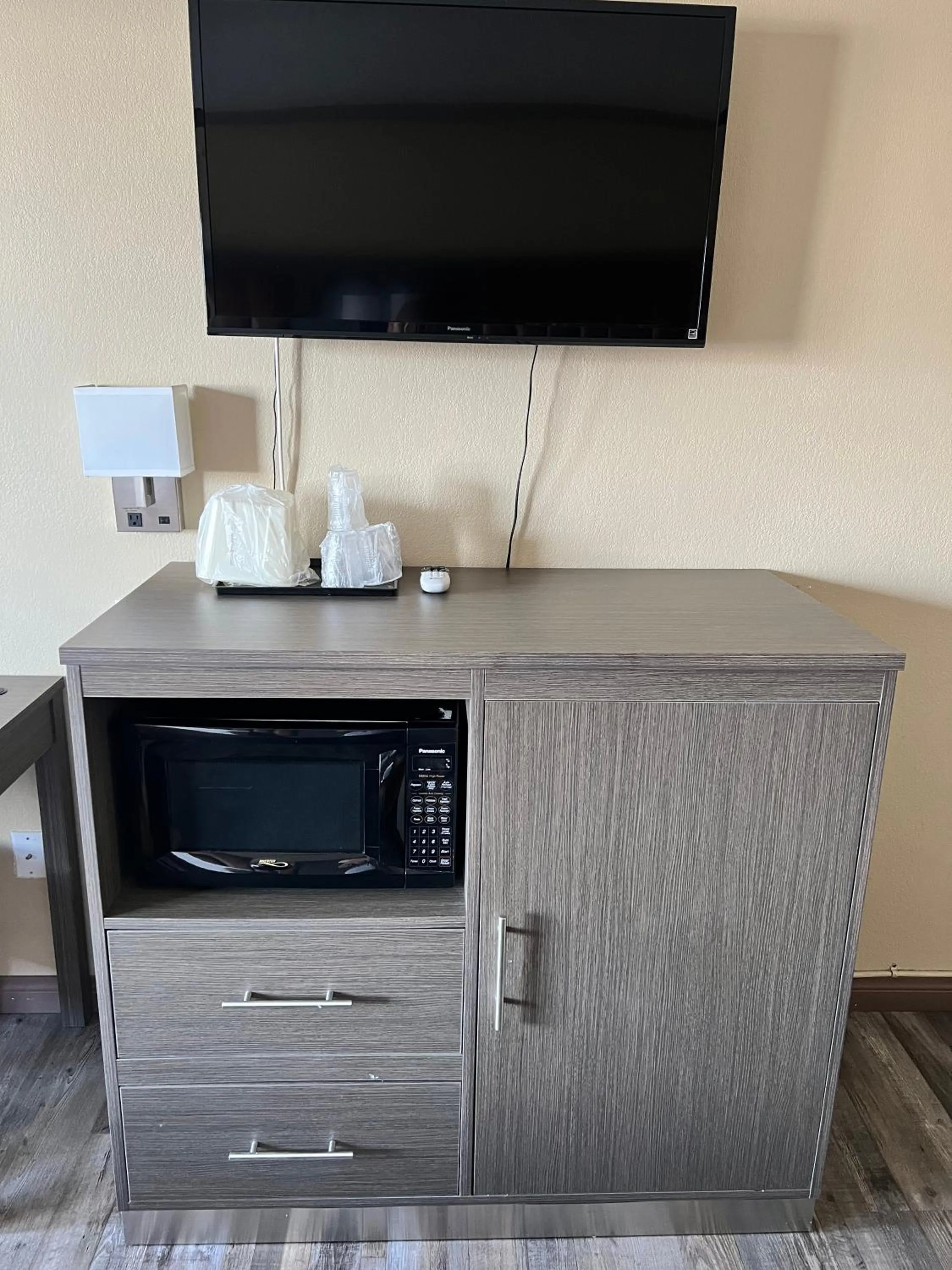 TV and multimedia in Highland Inn Las Vegas