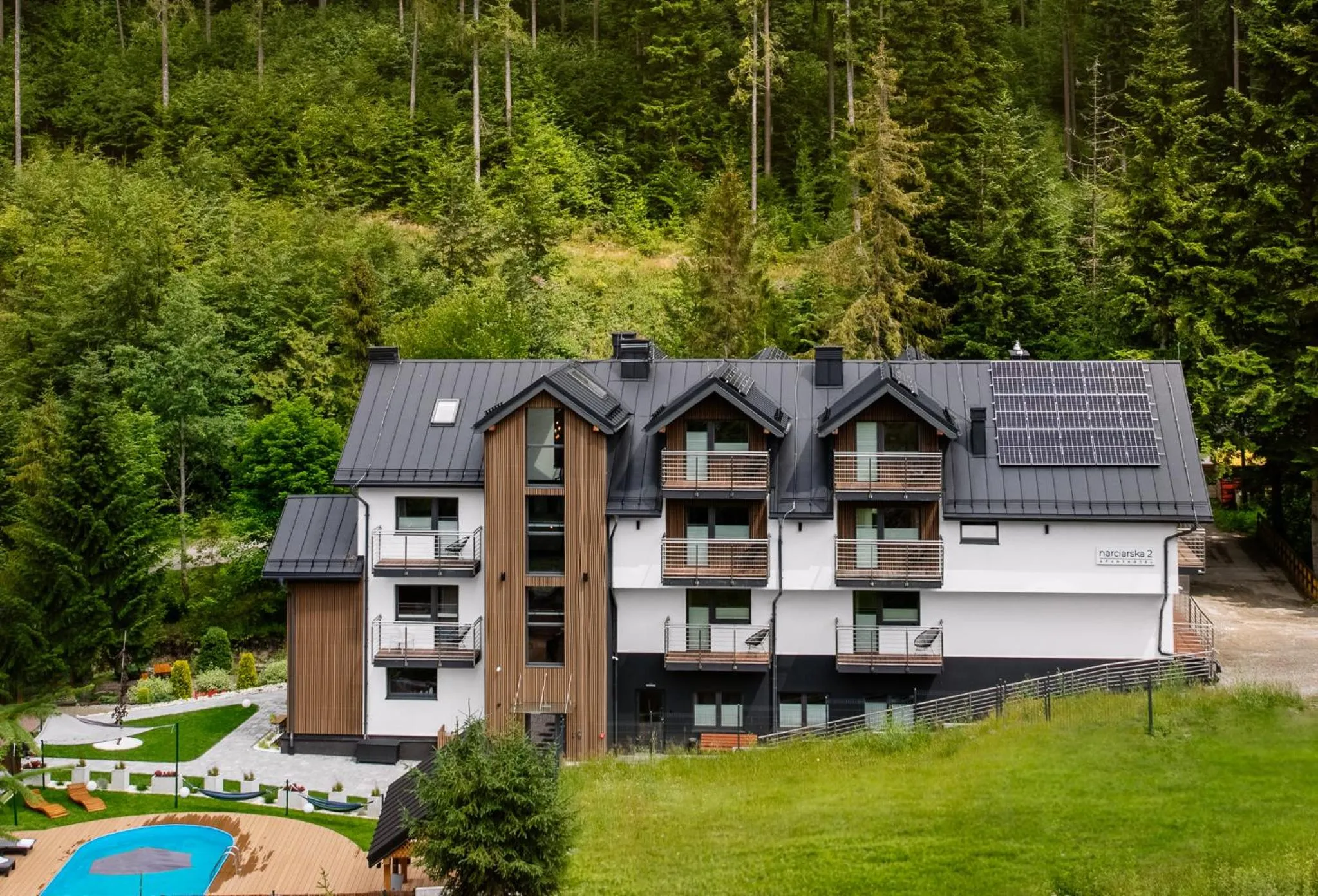 Property building in Aparthotel Narciarska 2
