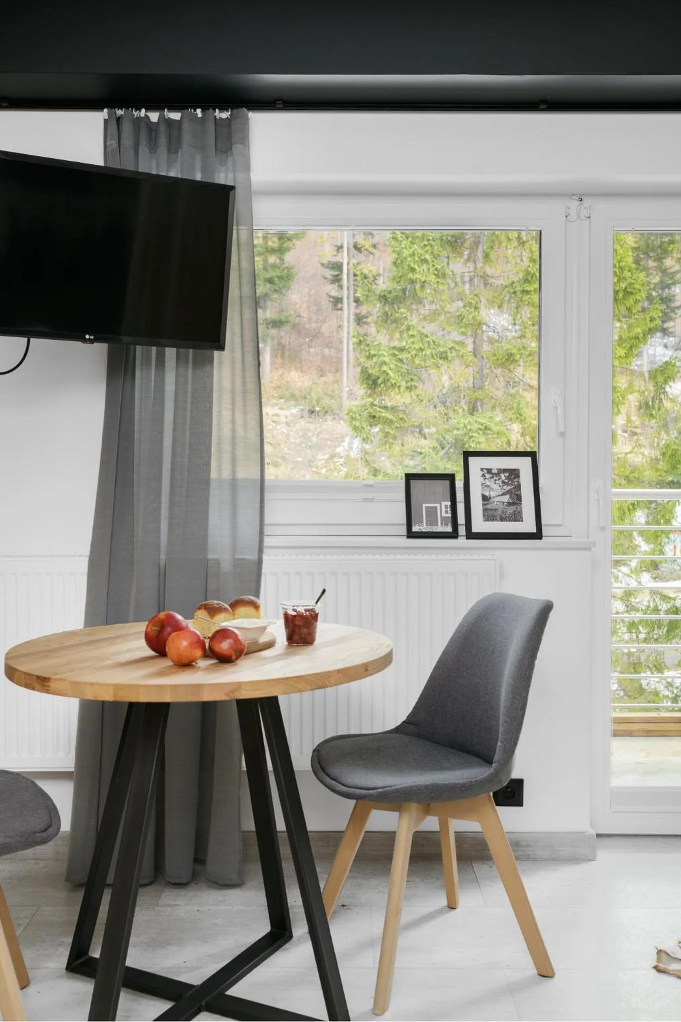 TV and multimedia in Aparthotel Narciarska 2