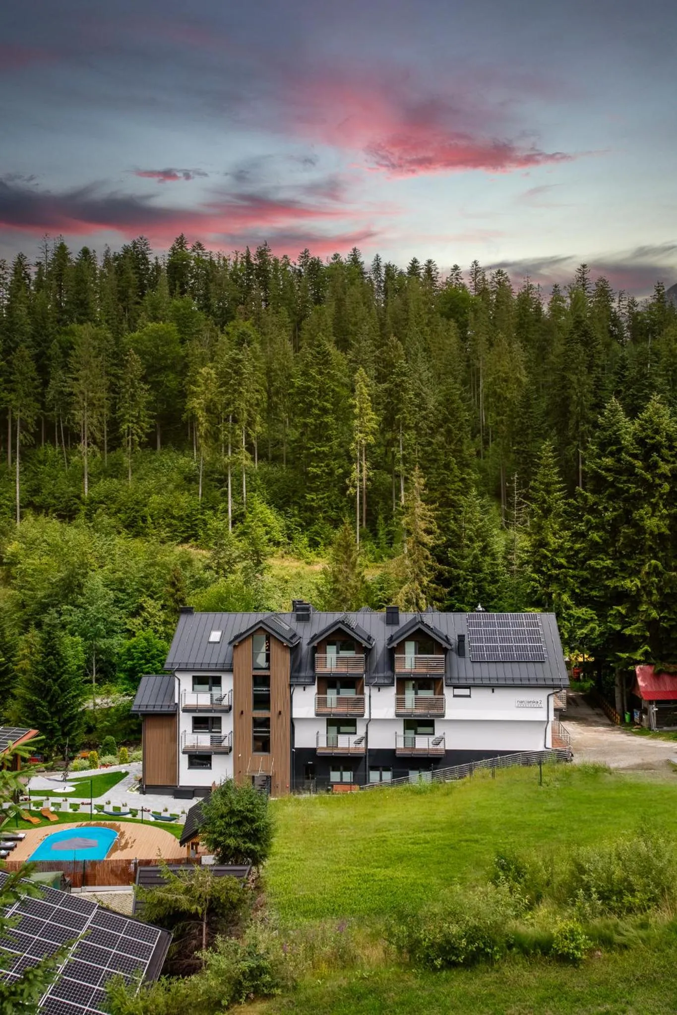 Property building in Aparthotel Narciarska 2