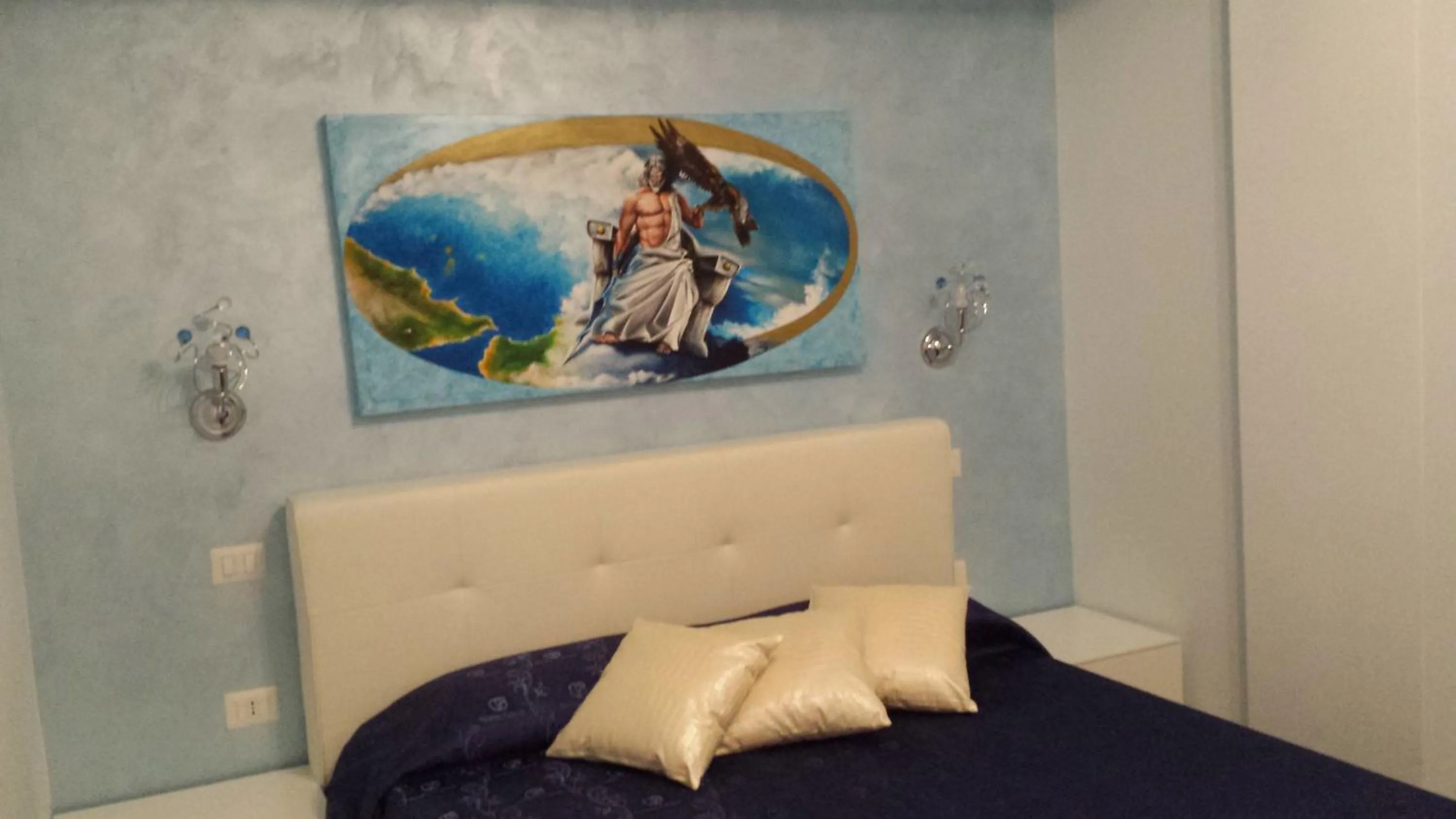 Decorative detail, Bed in B&B Il Mare degli Dei