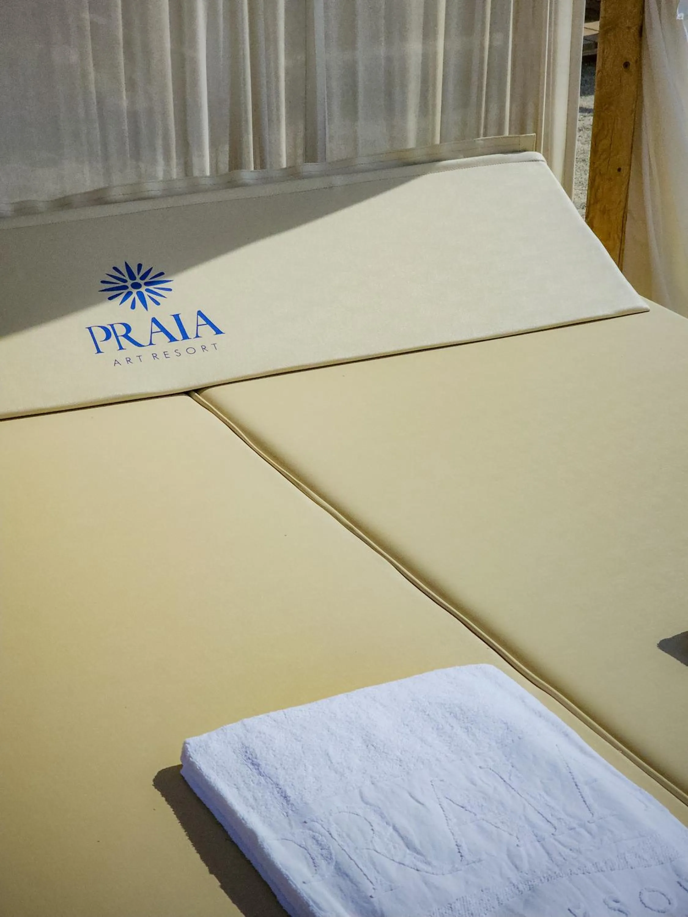 sunbed, Bed in Praia Art Resort - Small Luxury Hotels of the world