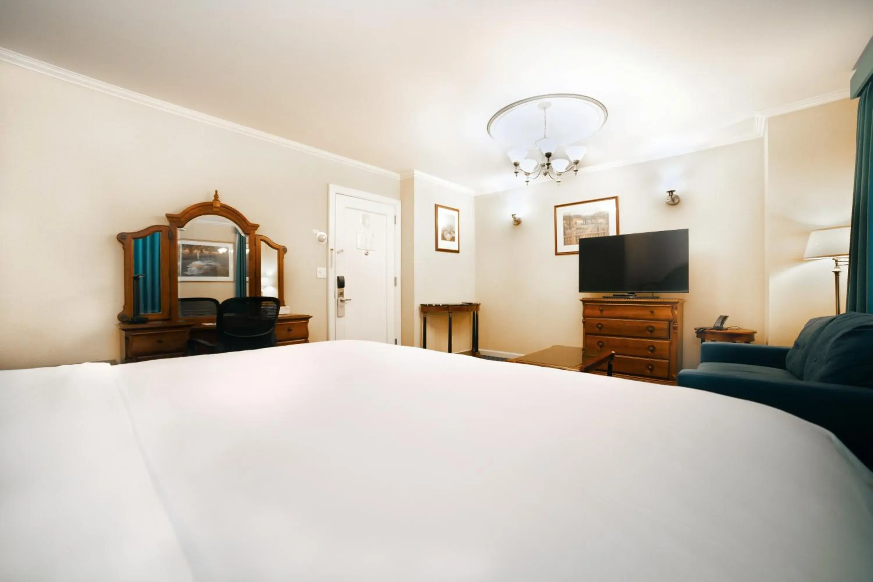 Bed in Hotel Stanford Bed in Hotel Stanford