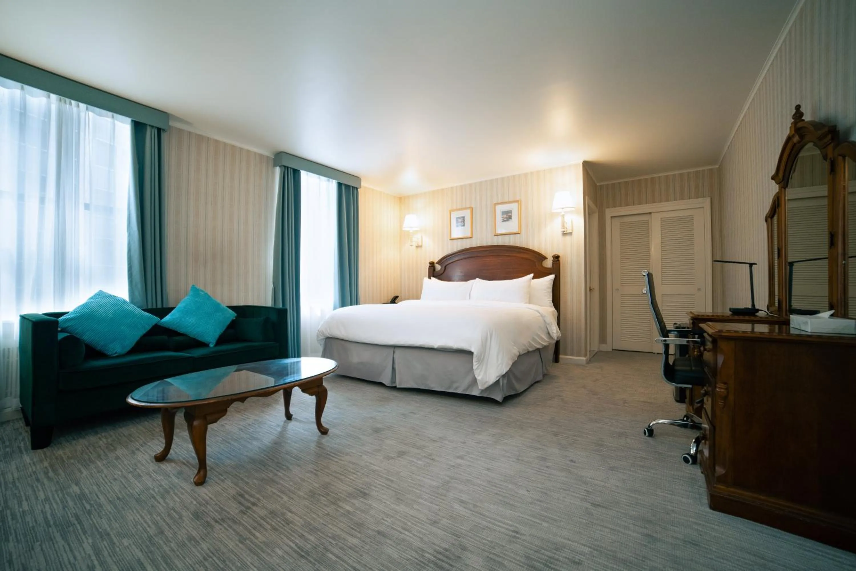 Bed in Hotel Stanford