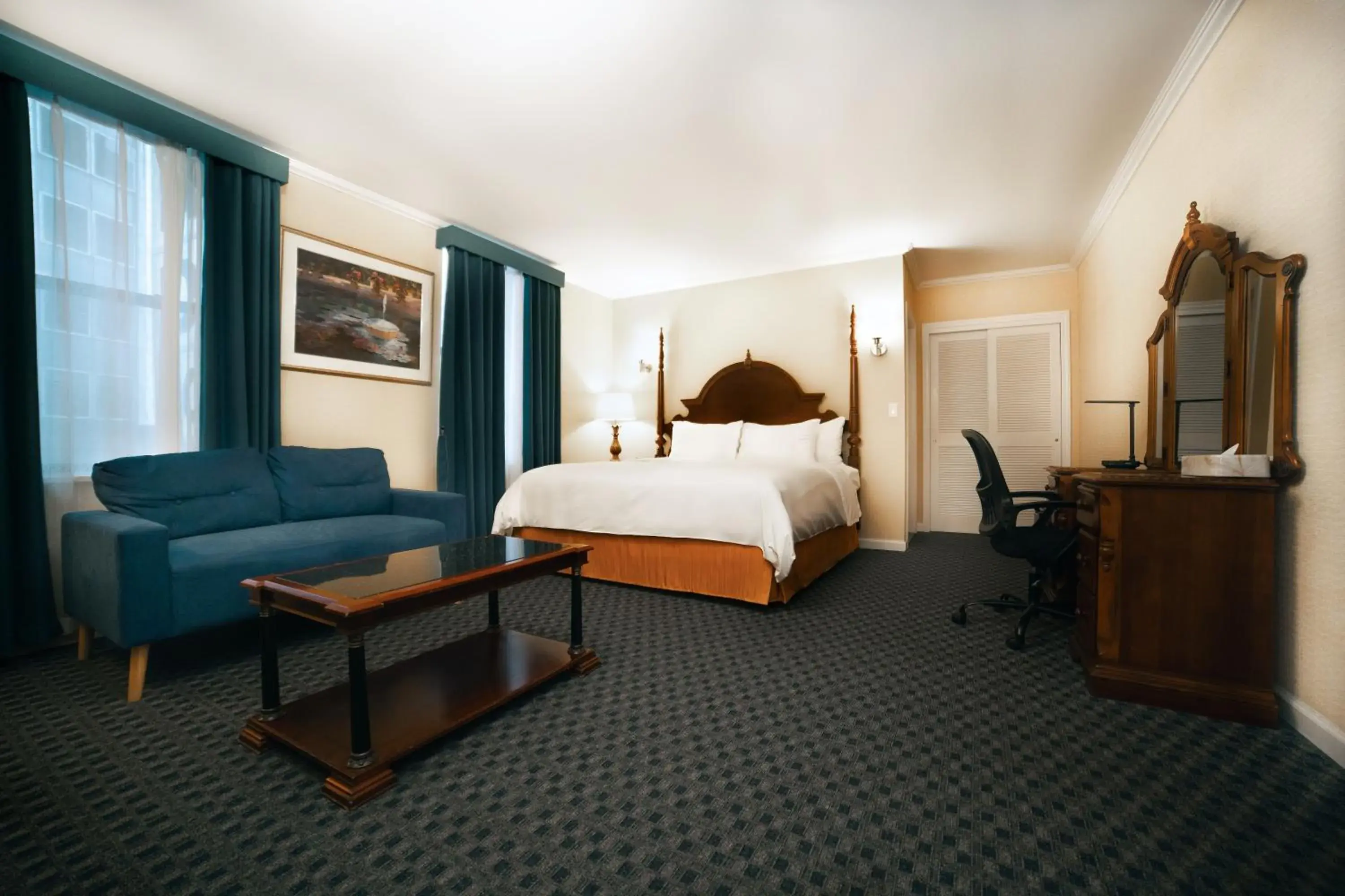 Bed in Hotel Stanford Bed in Hotel Stanford