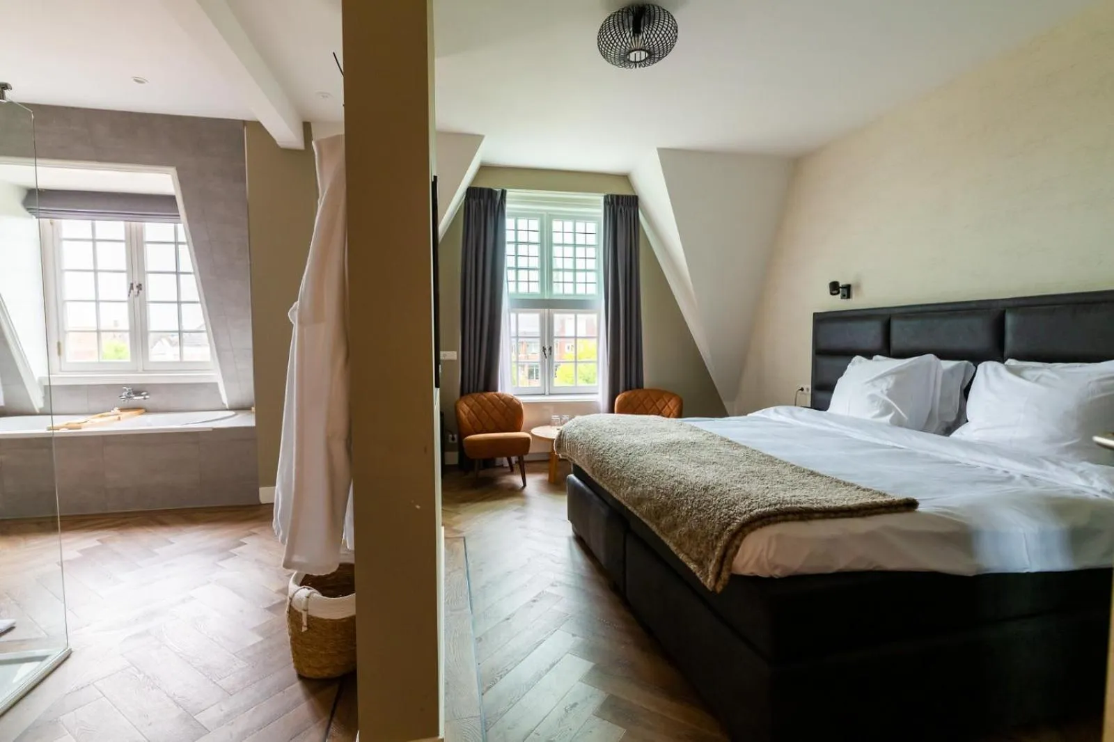 Bedroom, Bed in Hotel Inn Naeldwyk-Torenburg