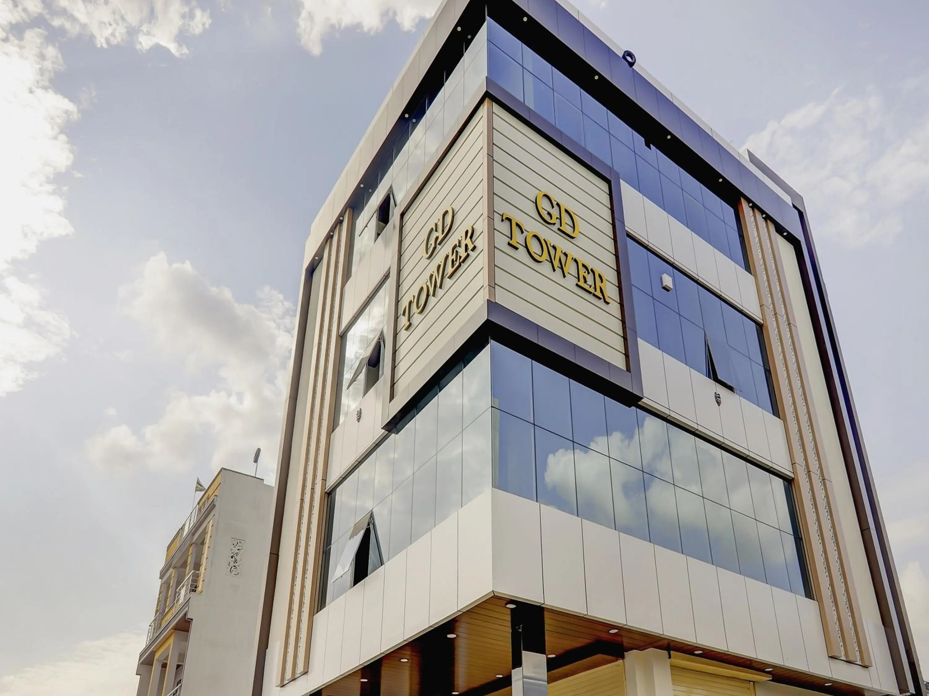 Facade/entrance in Hotel O Gd Palace