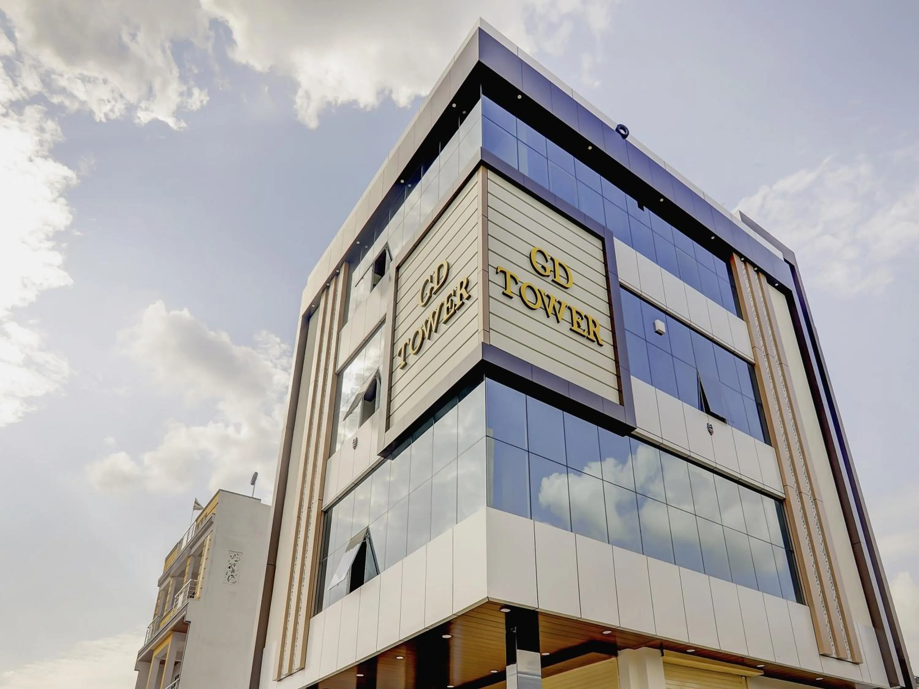 Facade/entrance in Hotel O Gd Palace